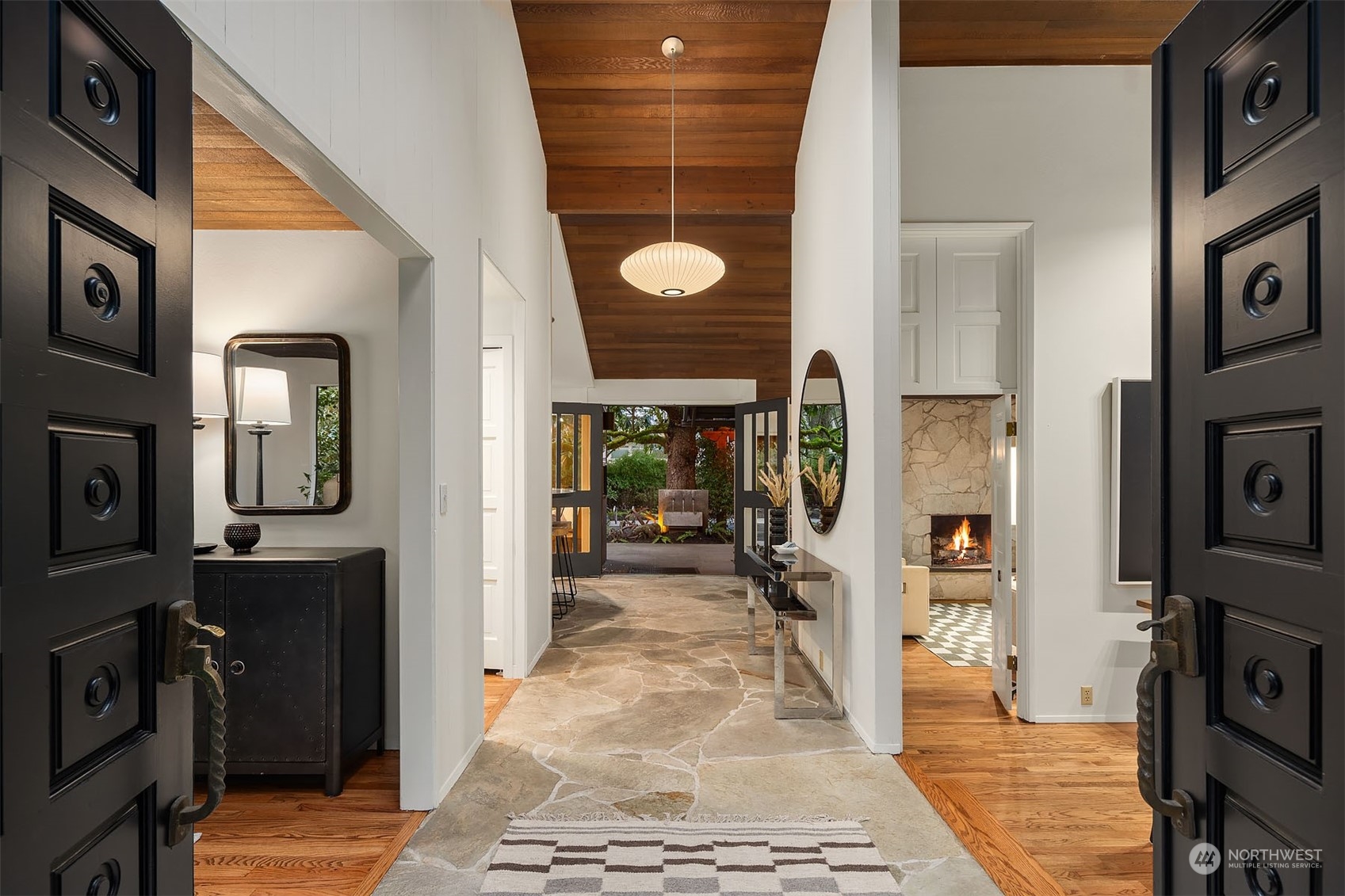 8429 Hunts Point Lane