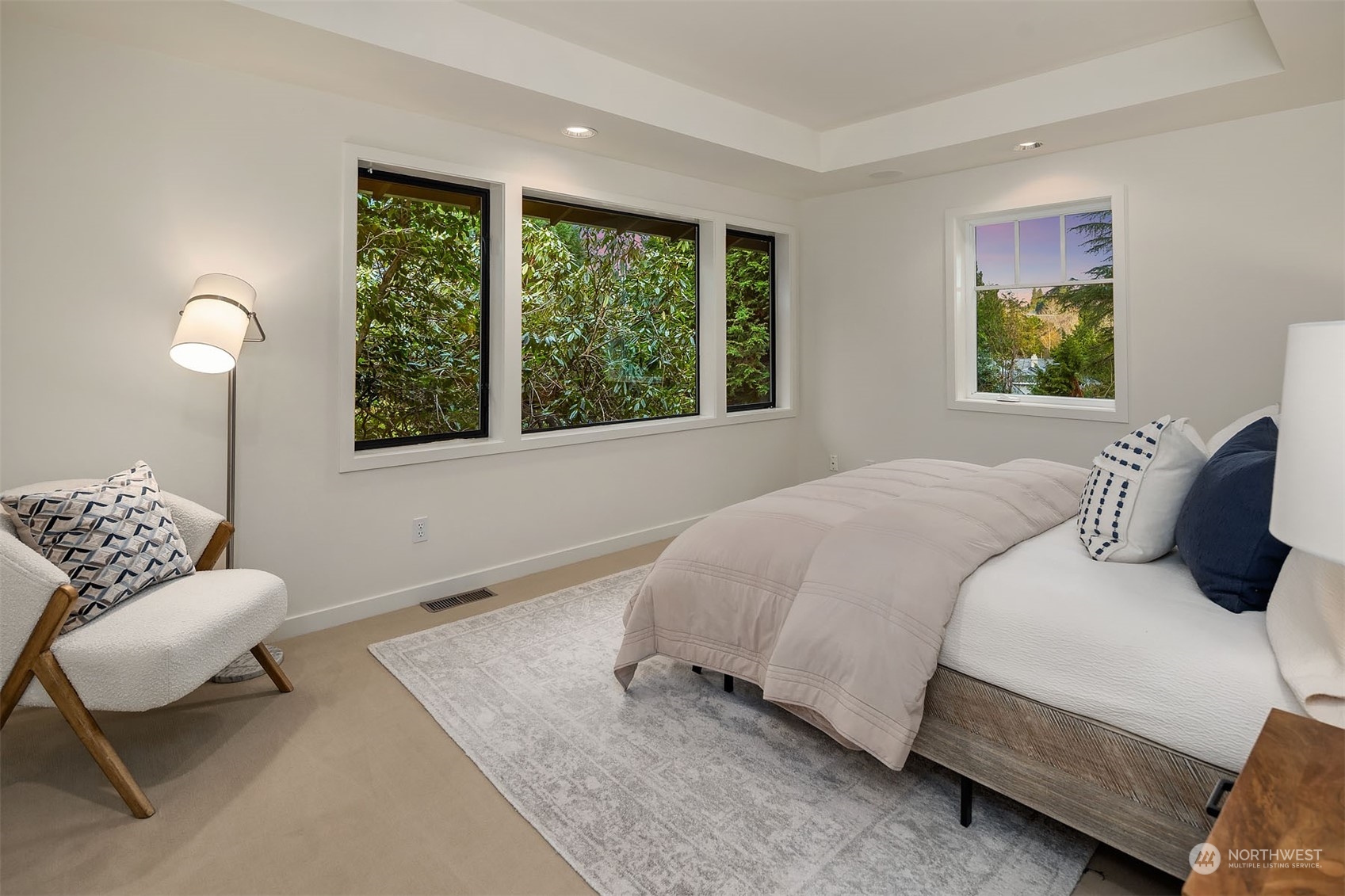 8429 Hunts Point Lane