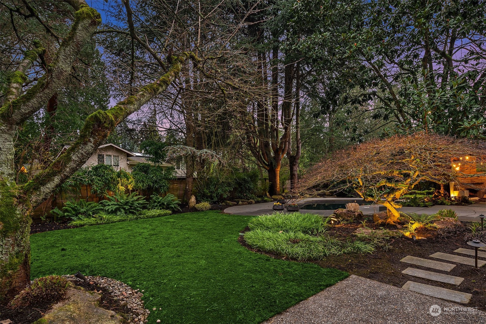 8429 Hunts Point Lane