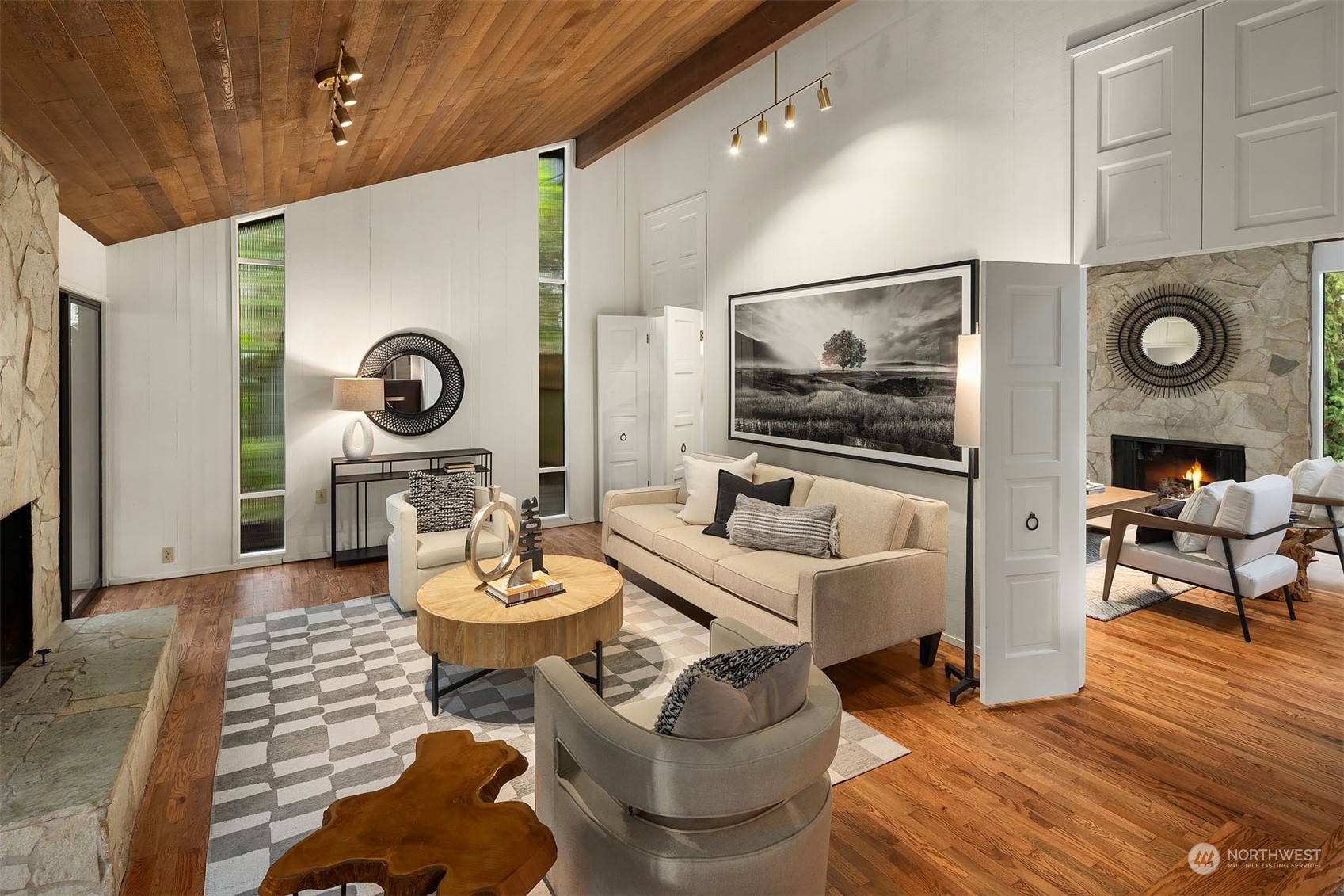 8429 Hunts Point Lane