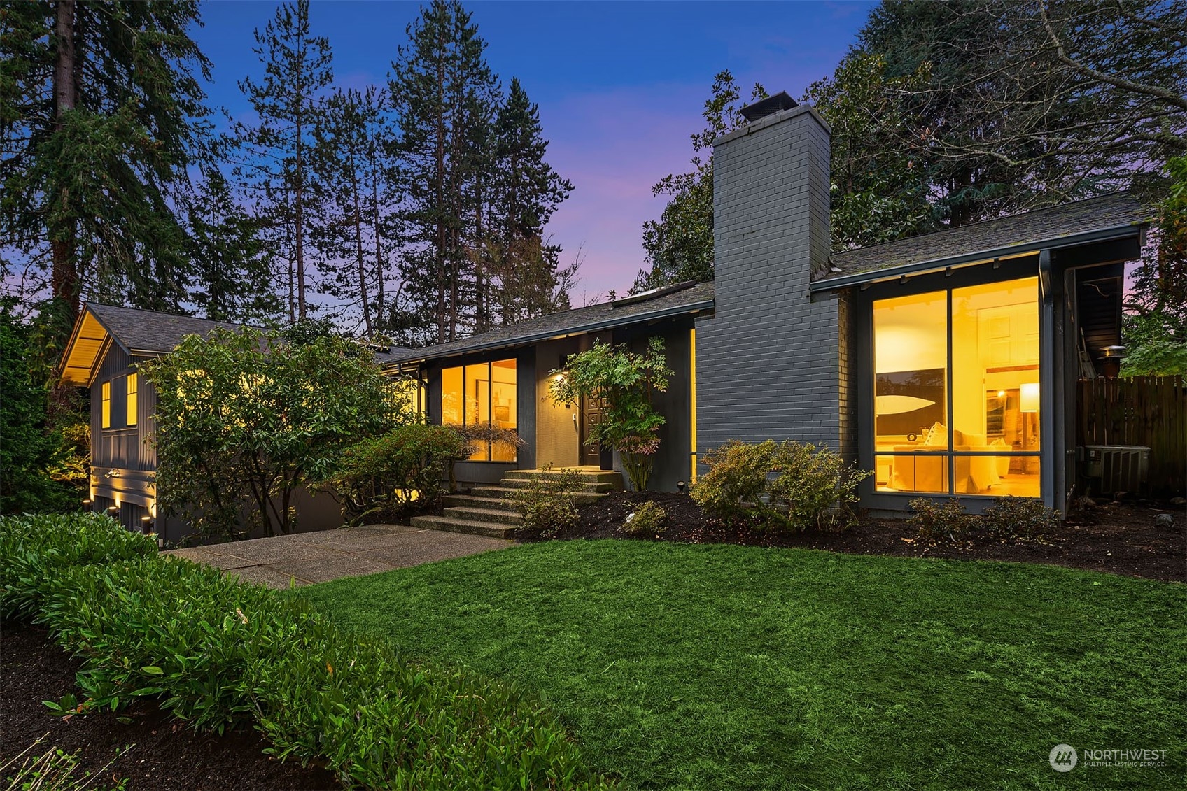8429 Hunts Point Lane