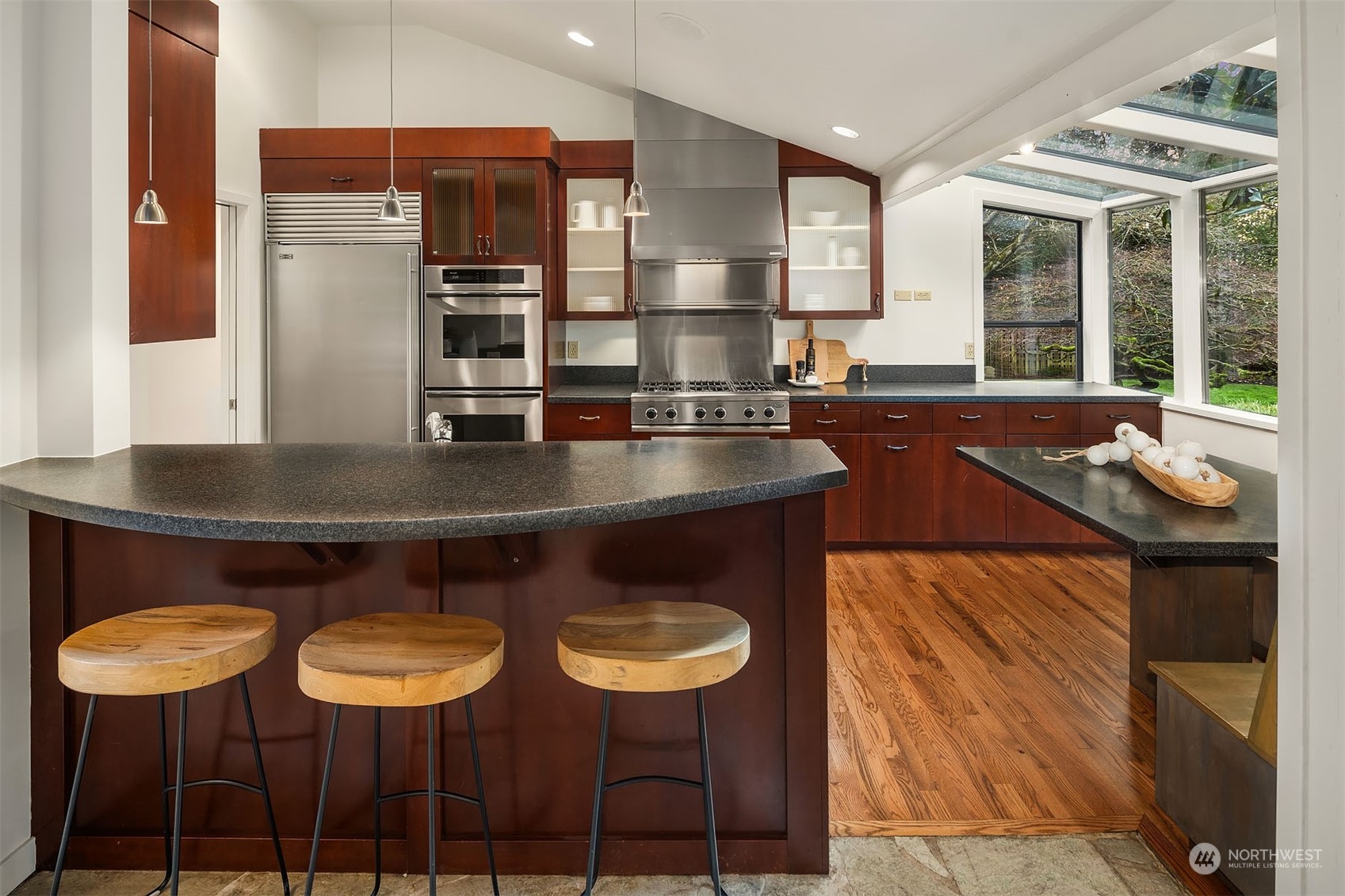 8429 Hunts Point Lane