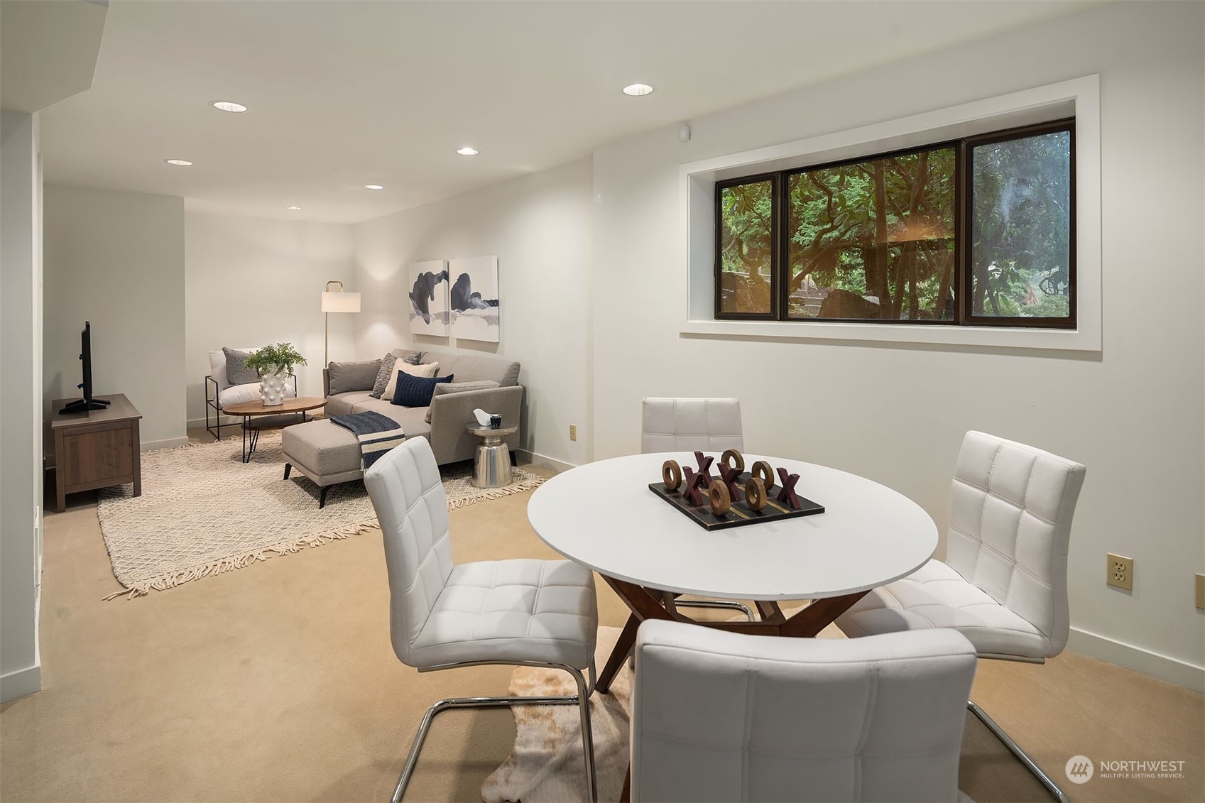 8429 Hunts Point Lane