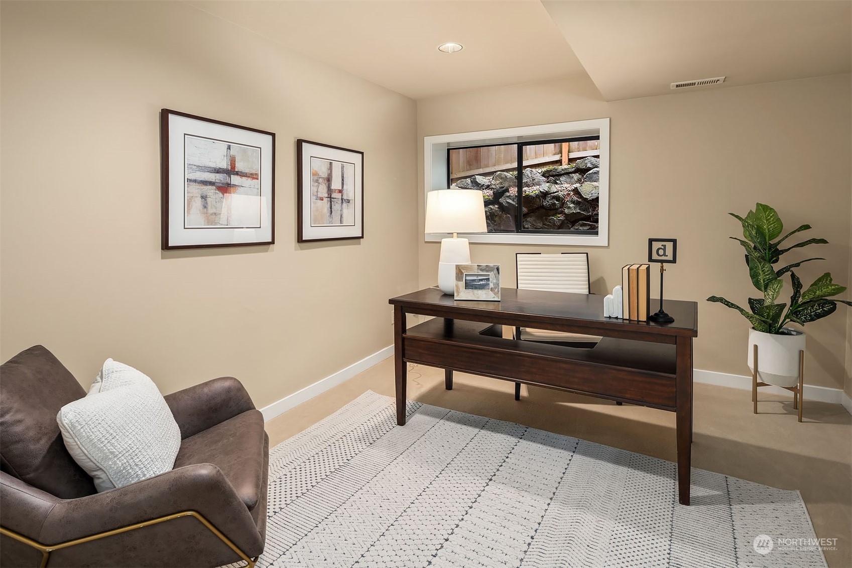 8429 Hunts Point Lane