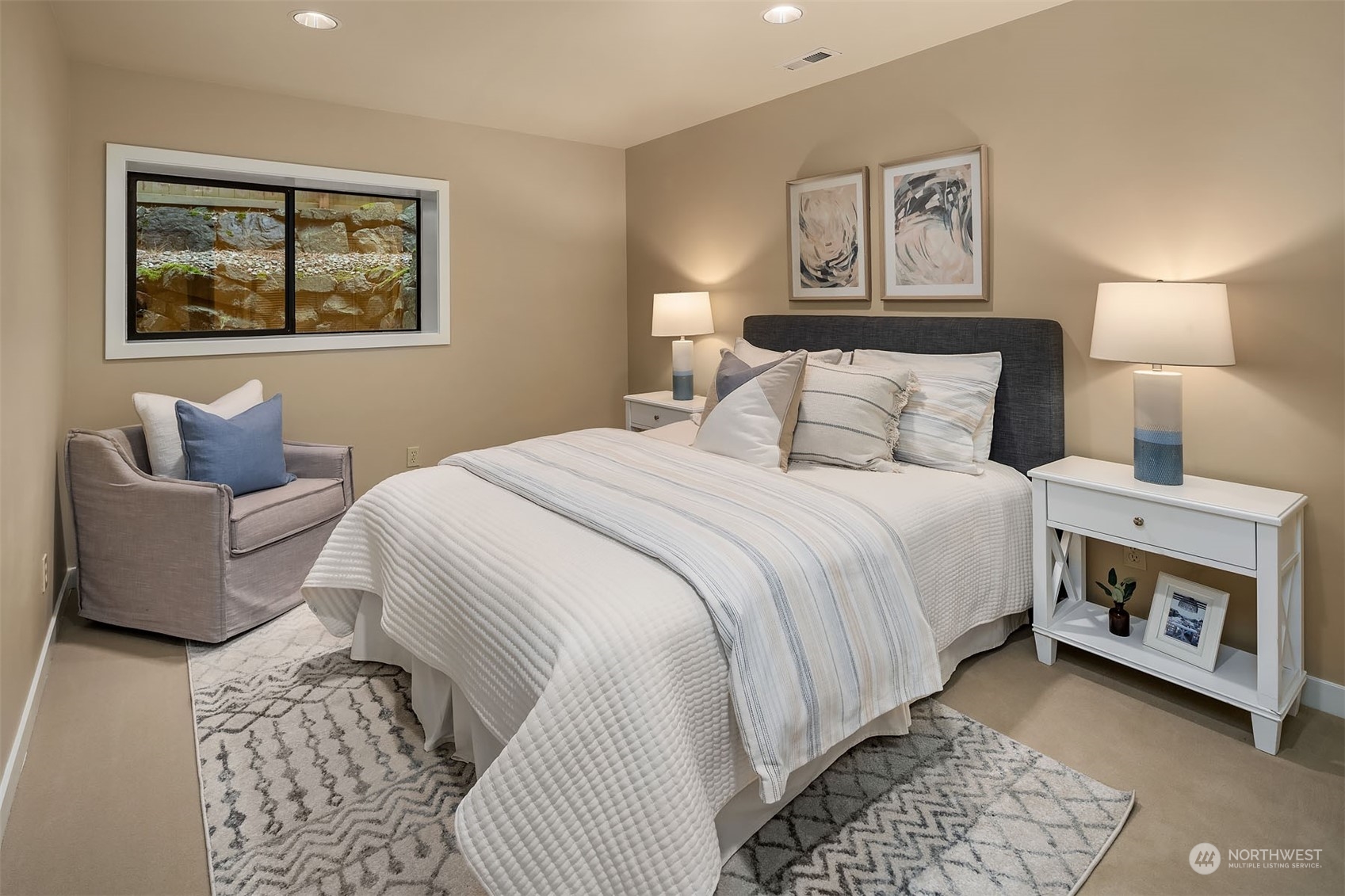 8429 Hunts Point Lane