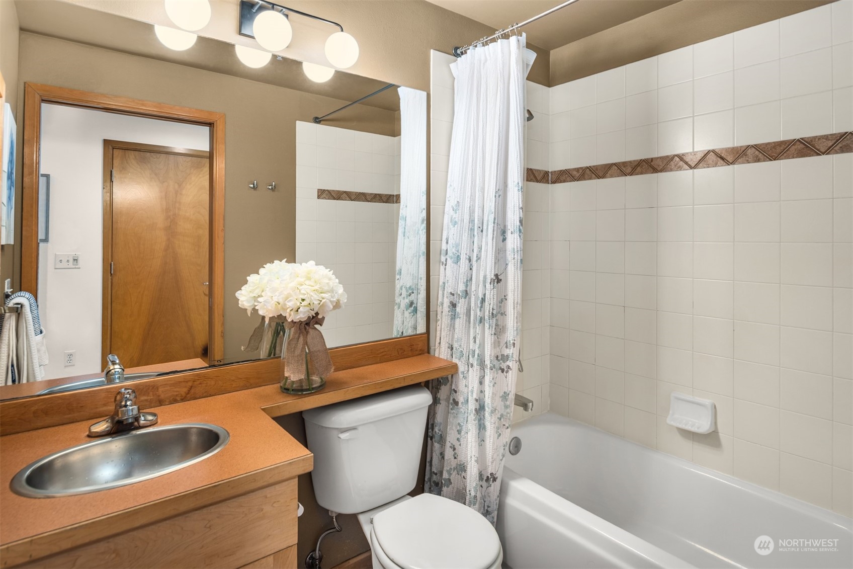 2324 1st Ave Unit: 213