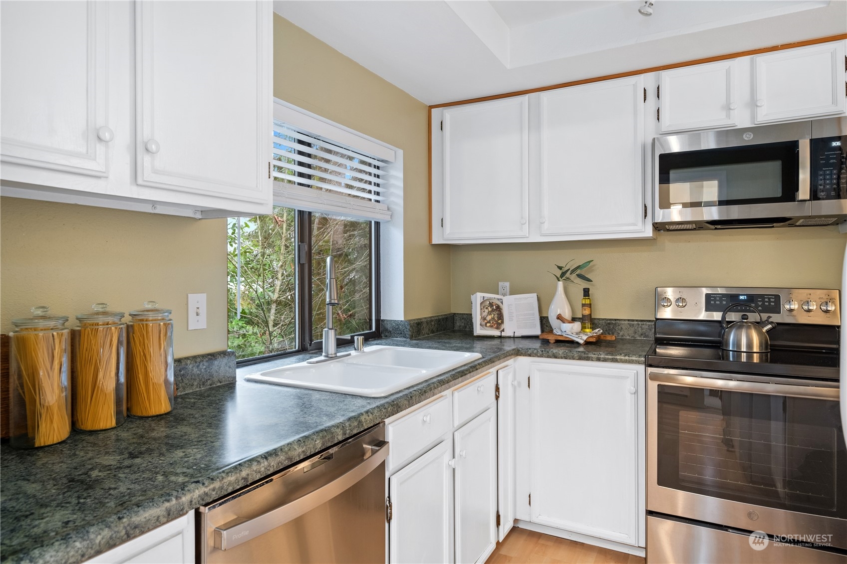 412 10th Street Unit: B302