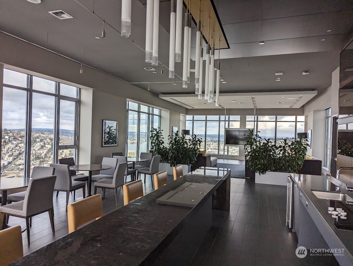 583 Battery Street Unit: 706N