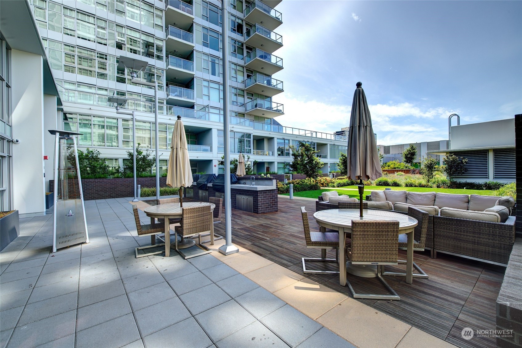 583 Battery Street Unit: 706N