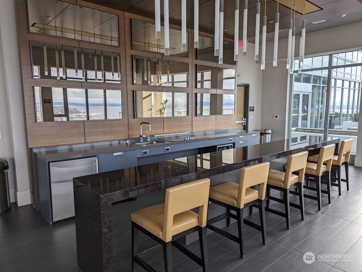 583 Battery Street Unit: 706N