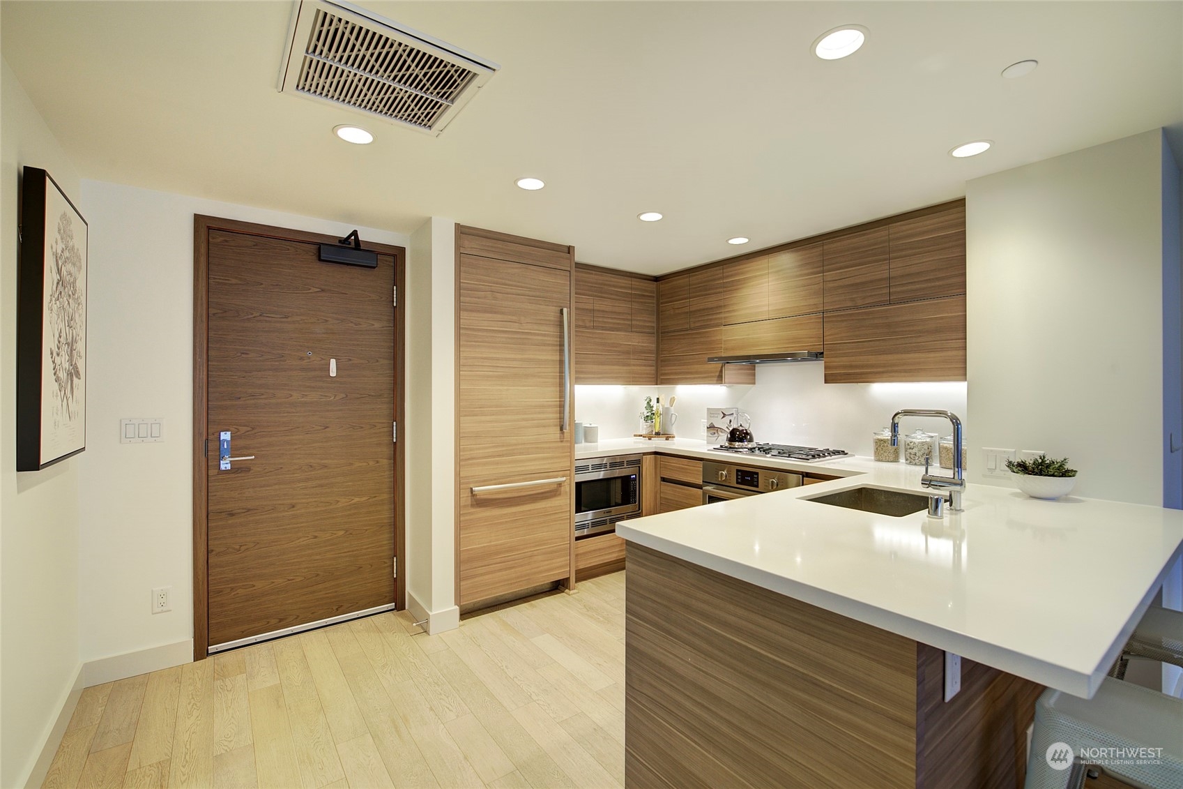 583 Battery Street Unit: 706N