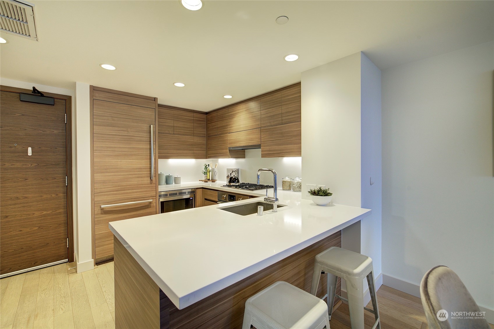 583 Battery Street Unit: 706N