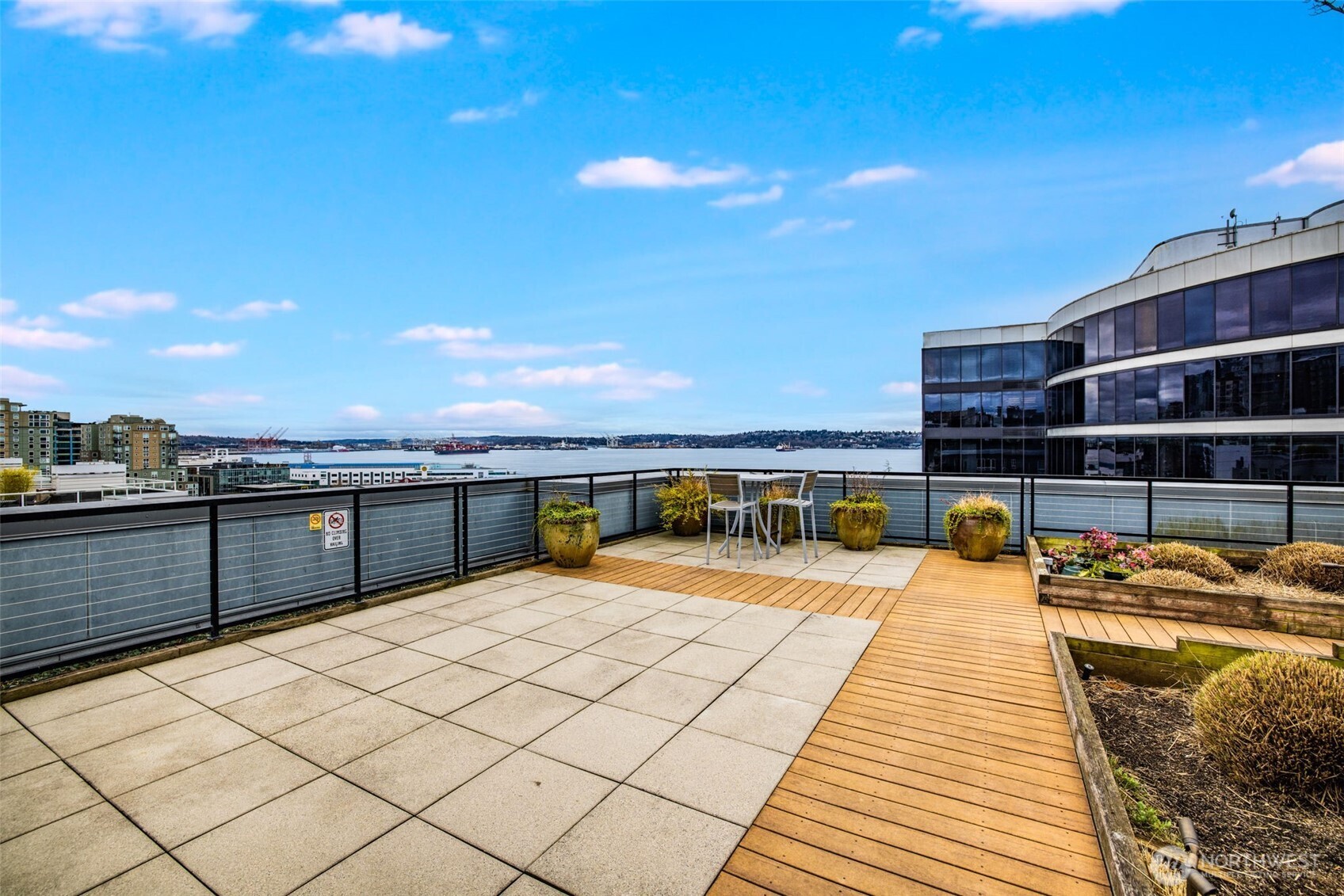 3104 Western Avenue Unit: 622