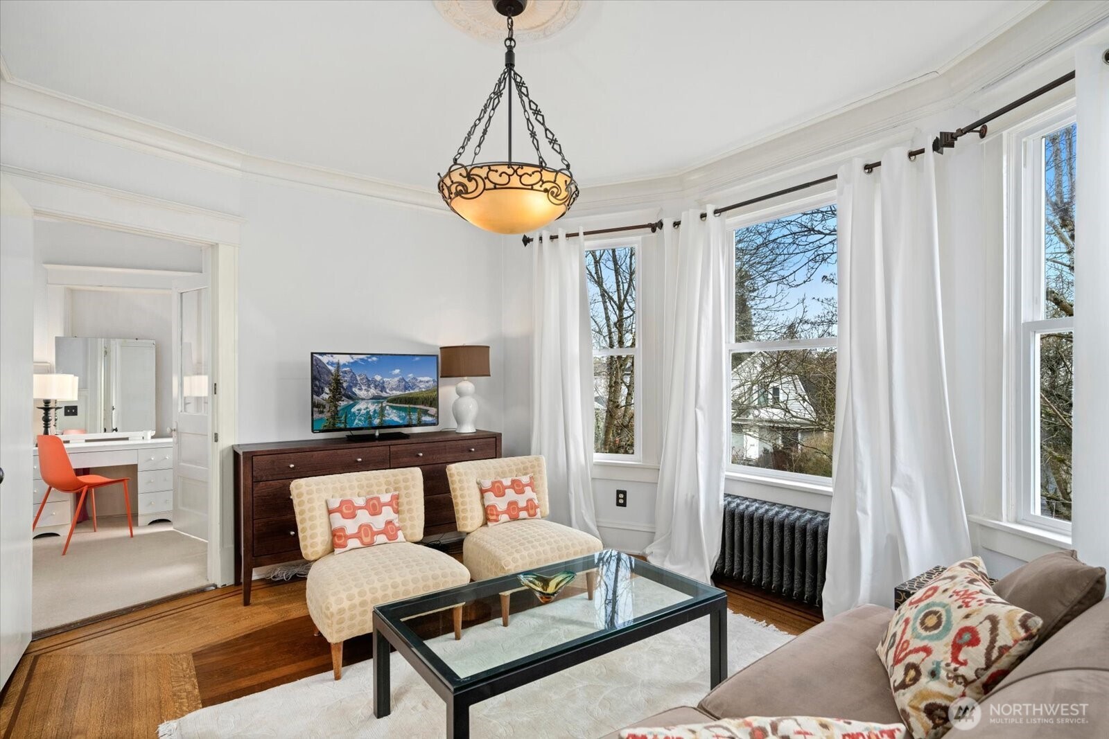 521 16th Avenue E Unit: 3
