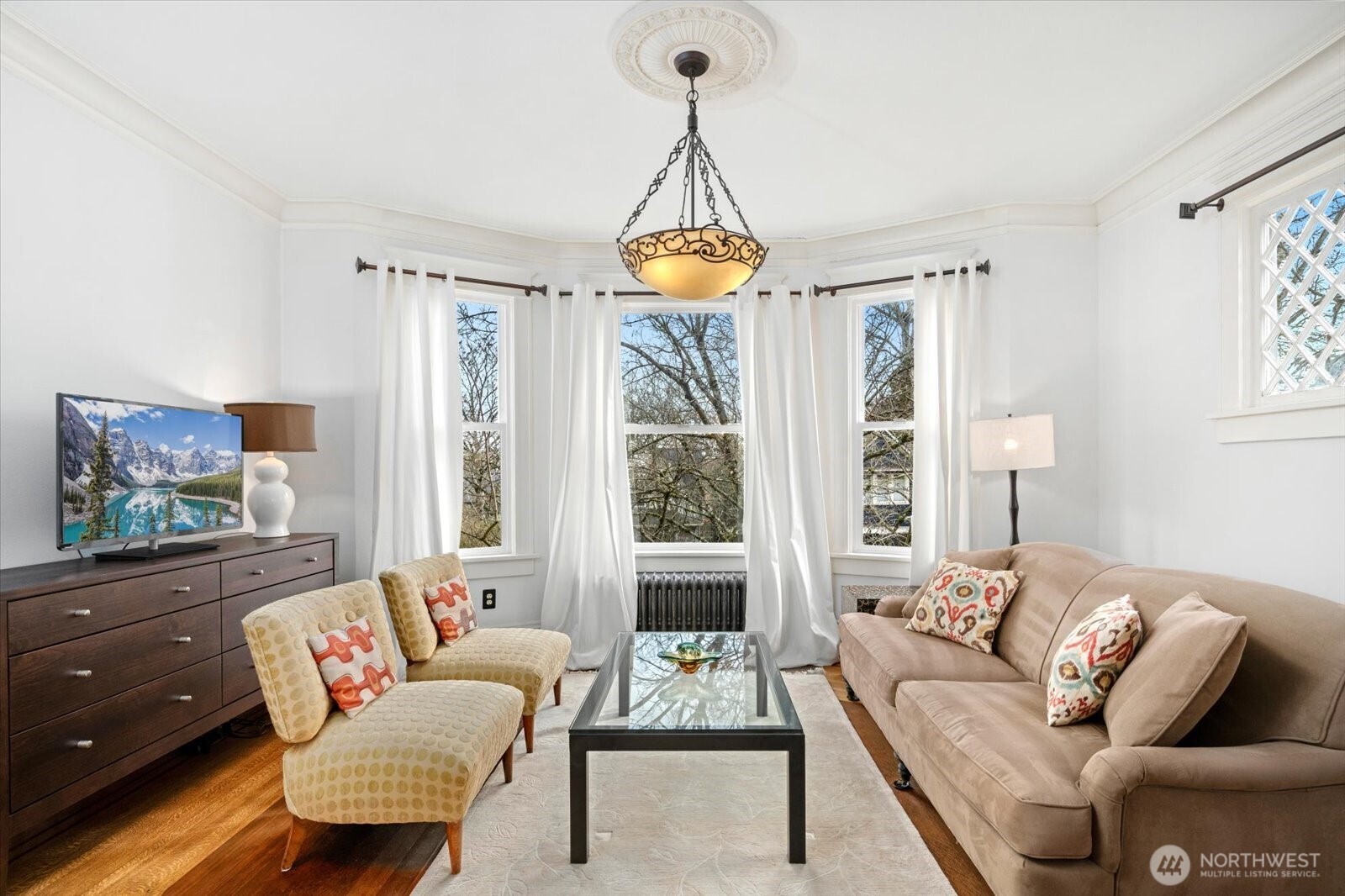 521 16th Avenue E Unit: 3