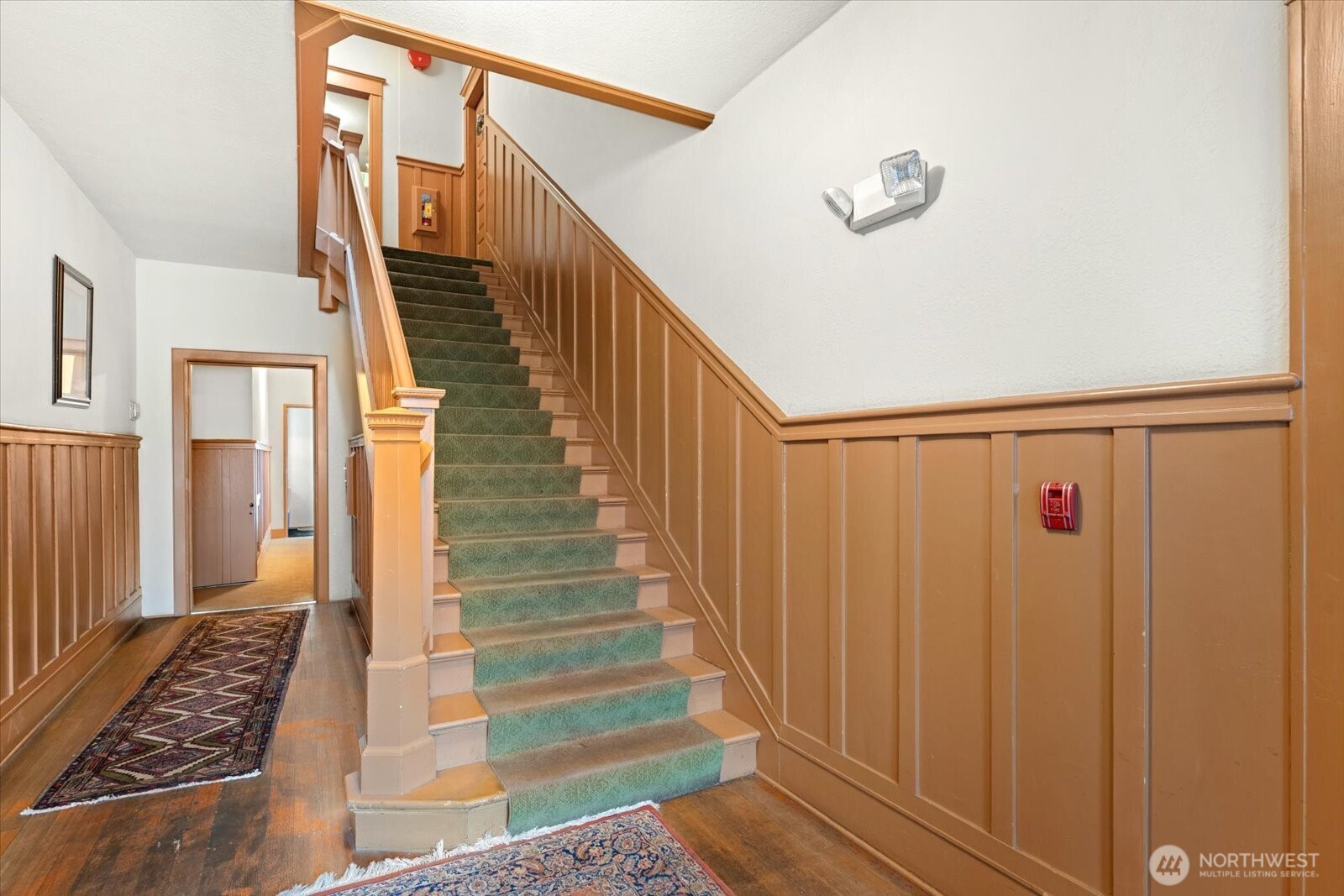 521 16th Avenue E Unit: 3