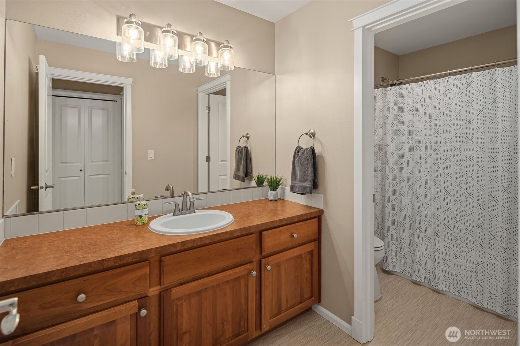 7625 Greenridge Court SE