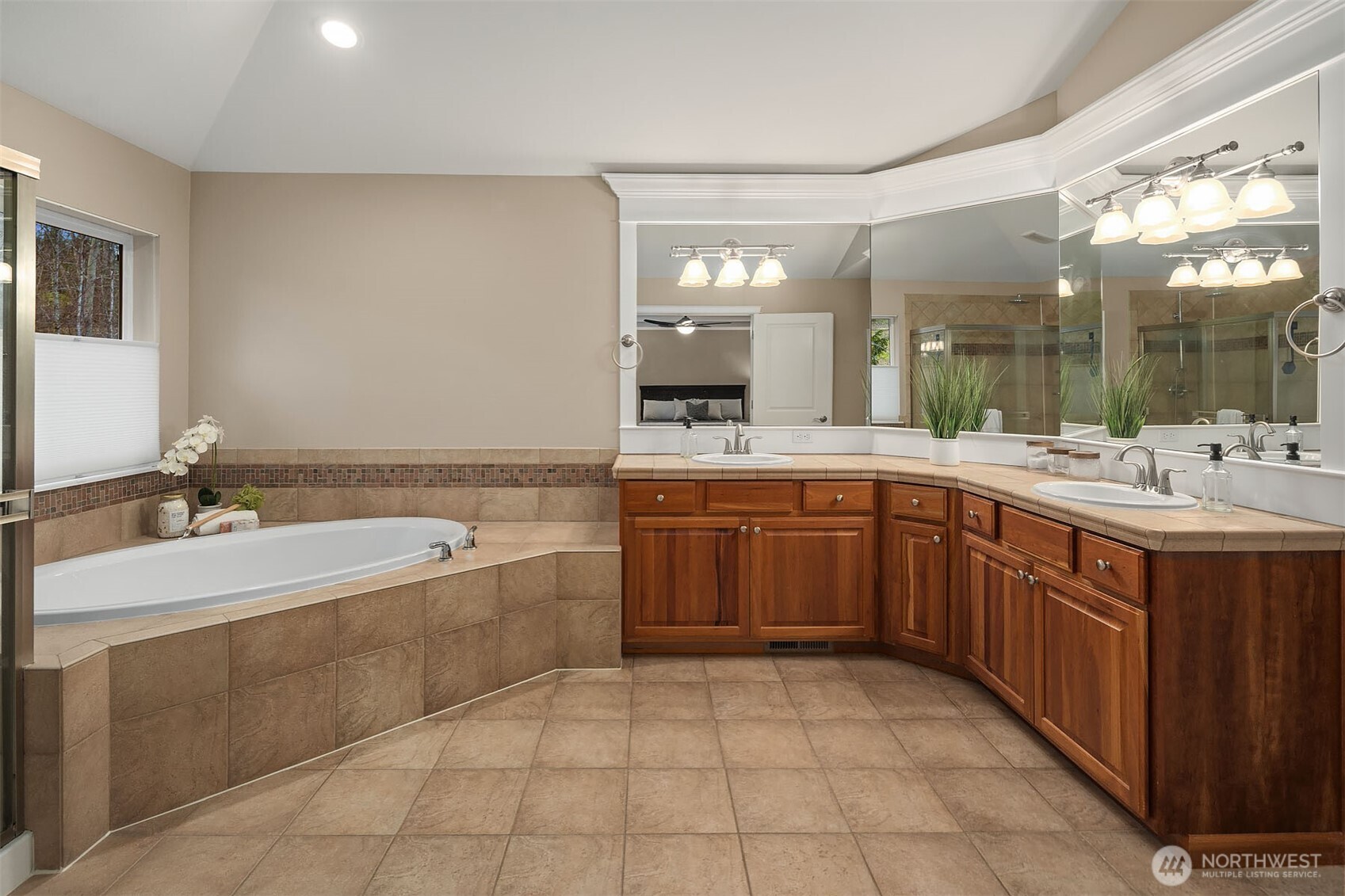 7625 Greenridge Court SE