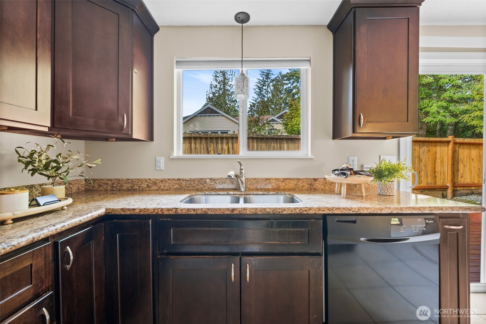 8414 - 8416 Cirque Drive W