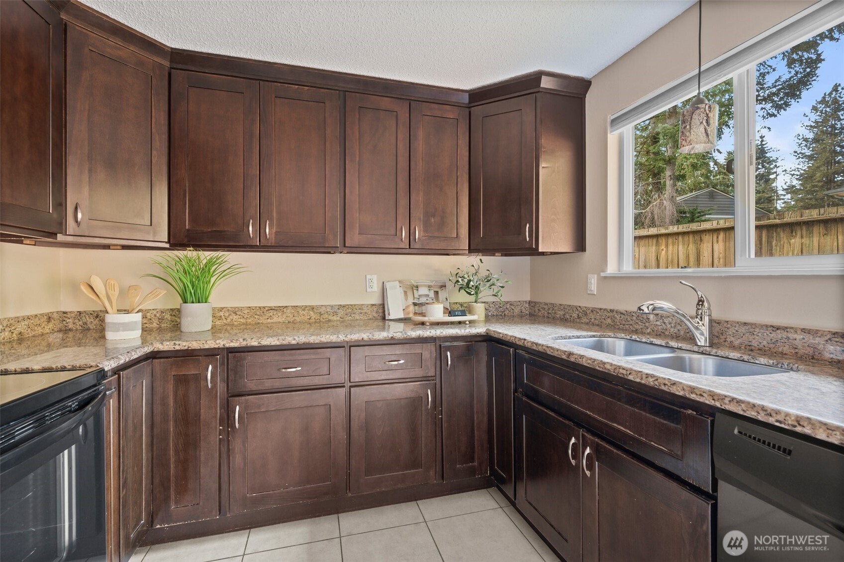 8414 - 8416 Cirque Drive W