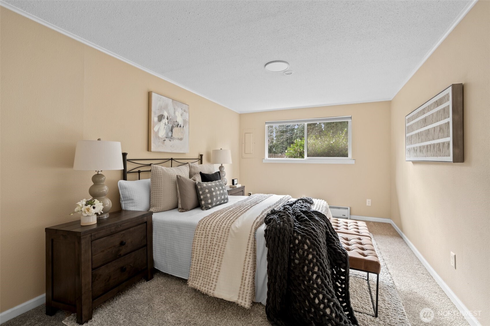 8414 - 8416 Cirque Drive W