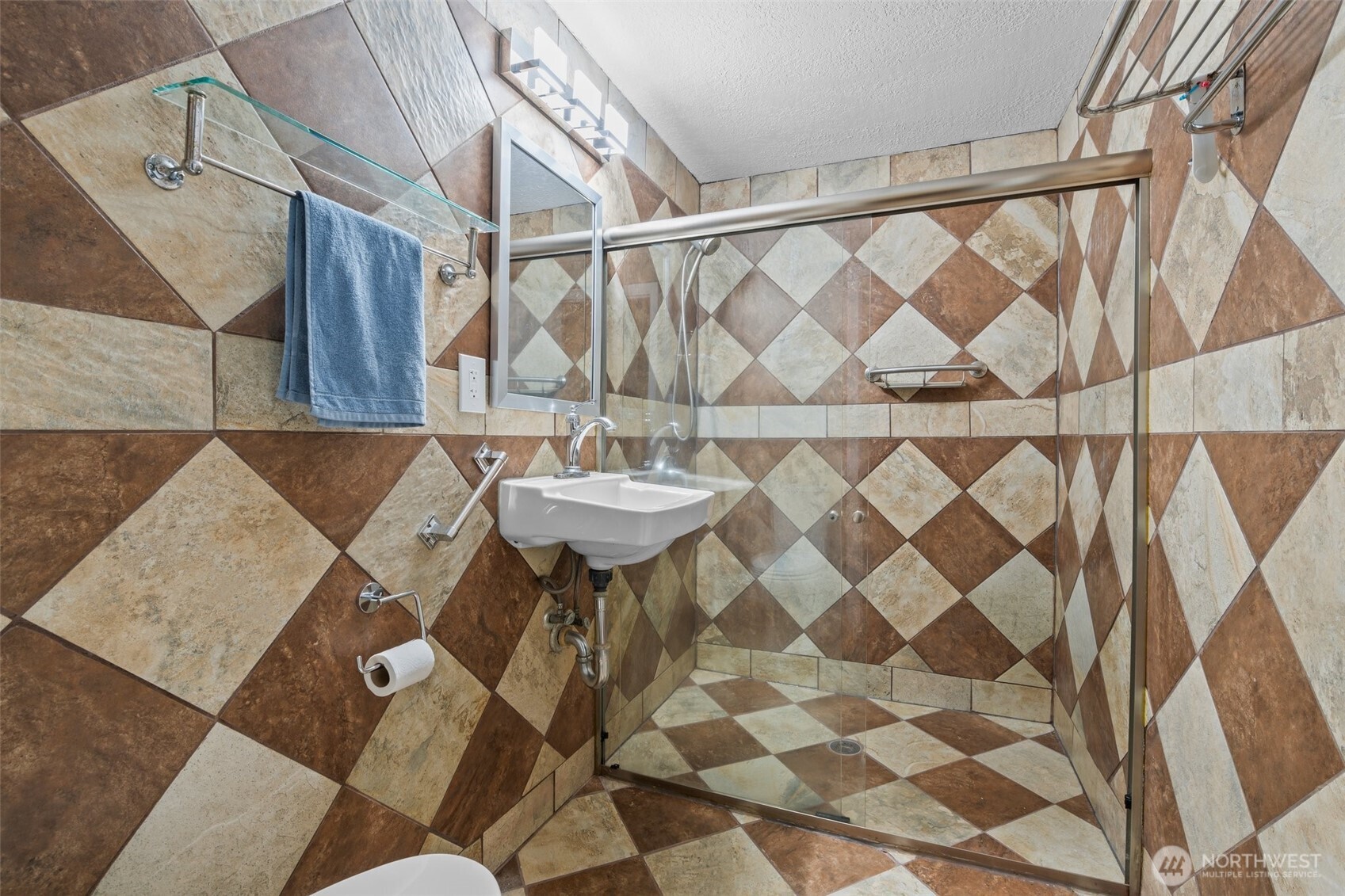 8414 - 8416 Cirque Drive W