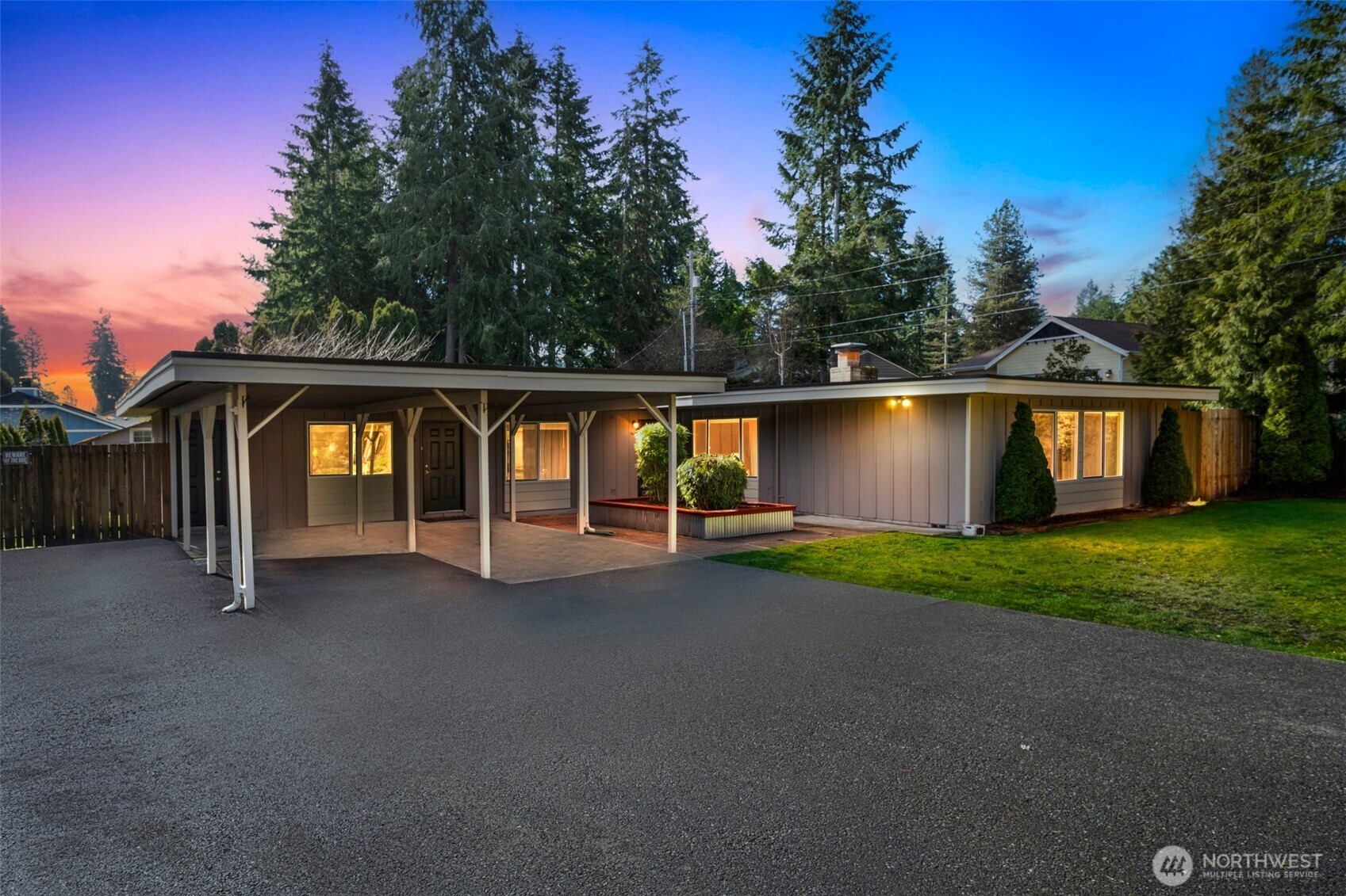 8414 - 8416 Cirque Drive W