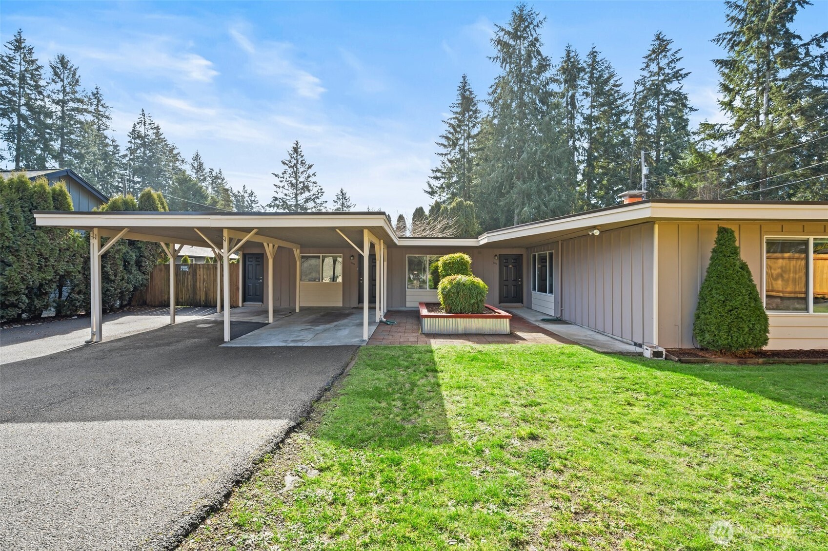 8414 - 8416 Cirque Drive W