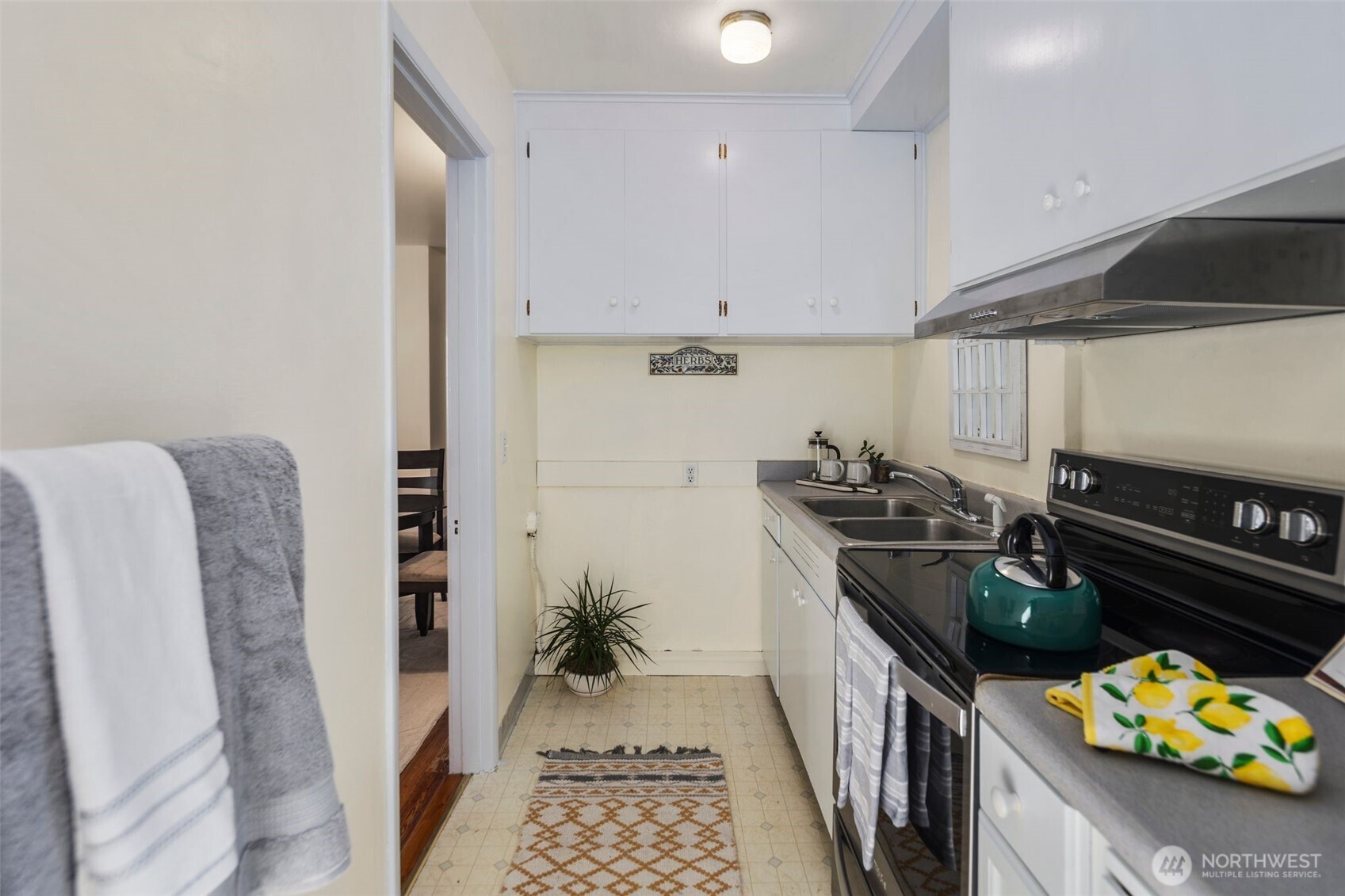 4725 15th Avenue NE Unit: 25
