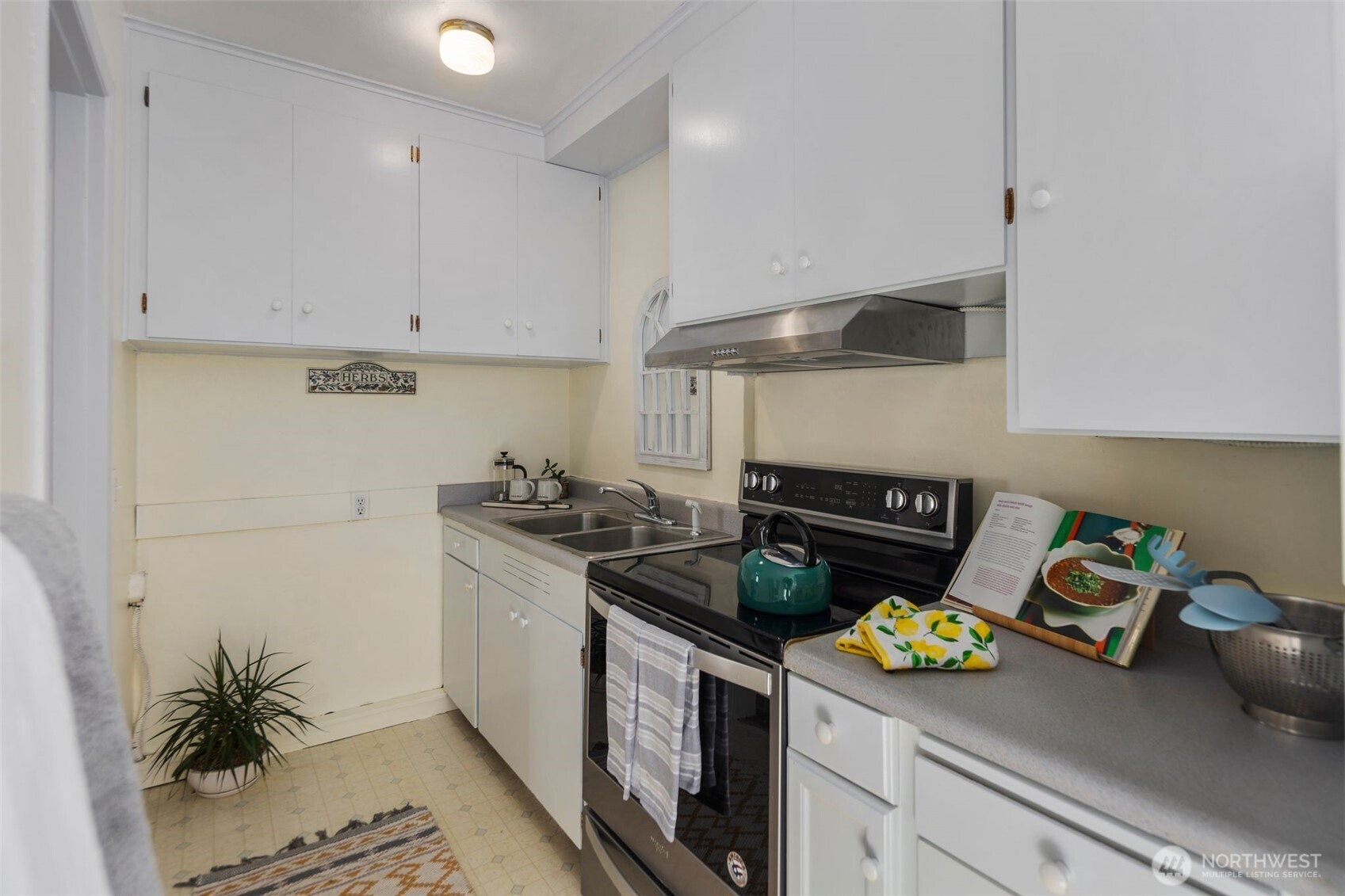 4725 15th Avenue NE Unit: 25