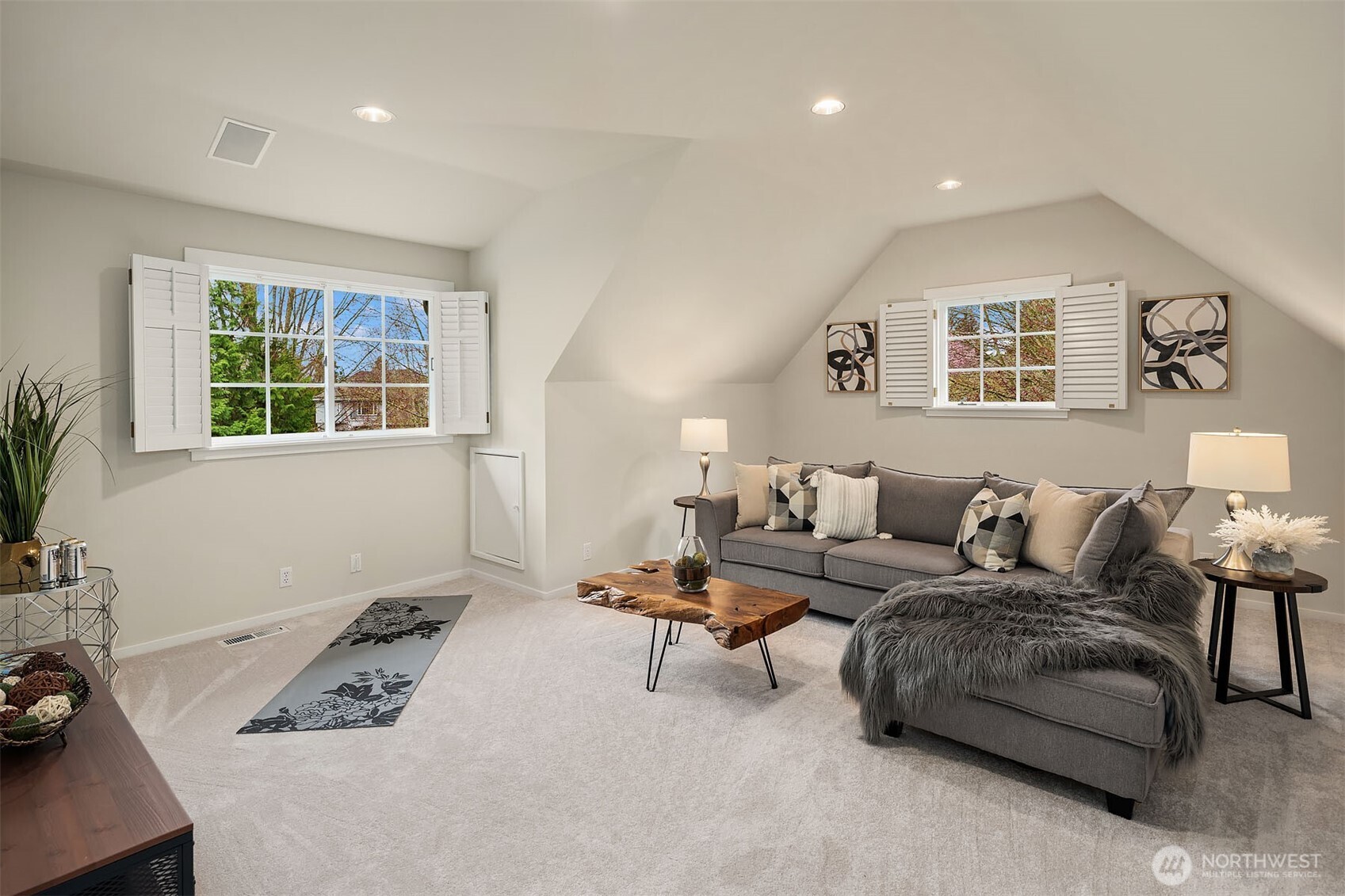 13901 NE 1st Place