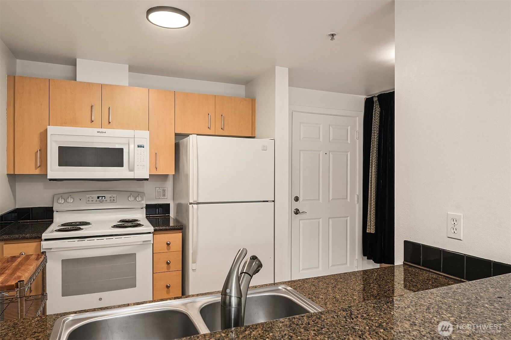 108 5th Avenue S Unit: 217