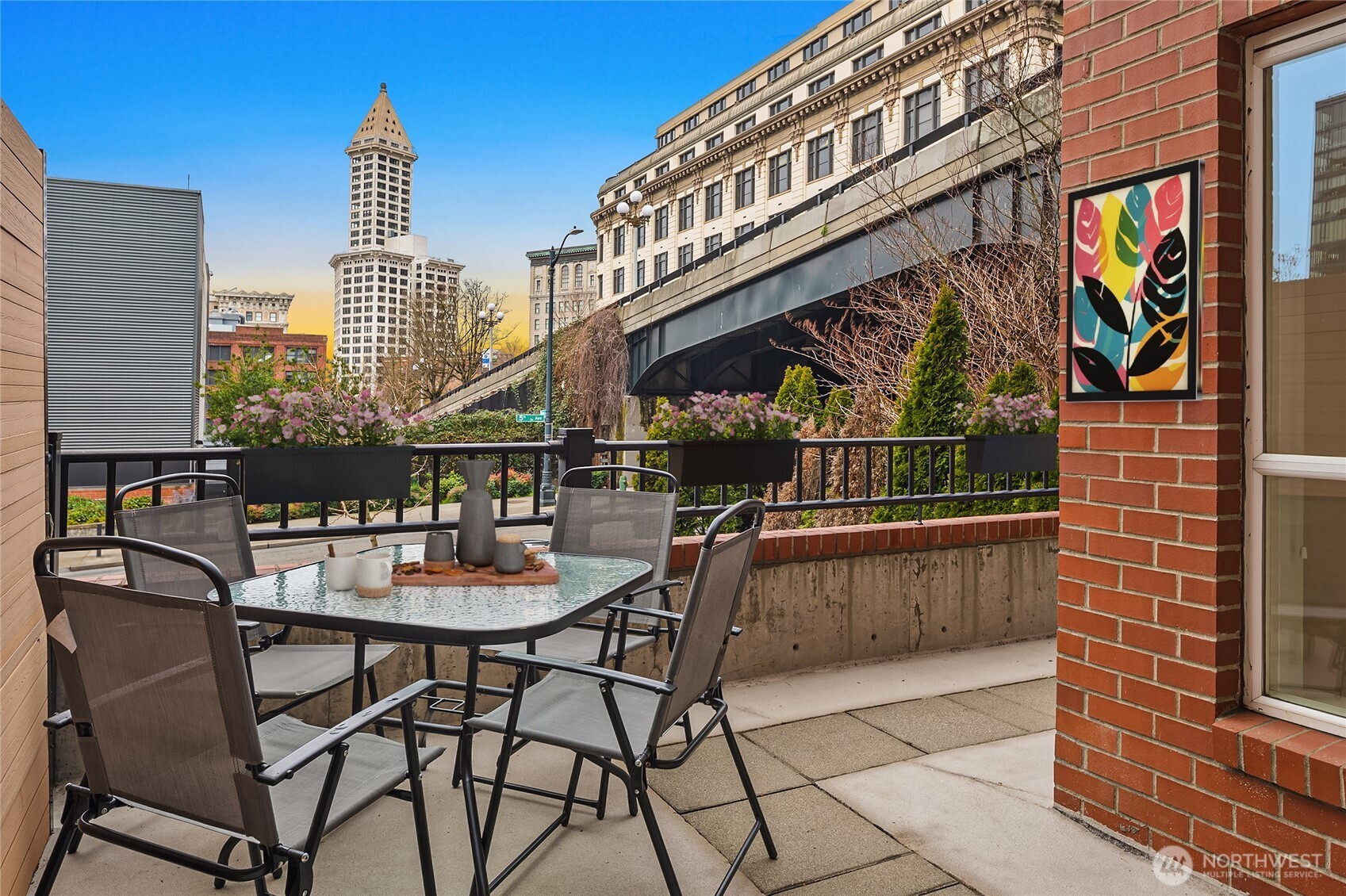 108 5th Avenue S Unit: 217