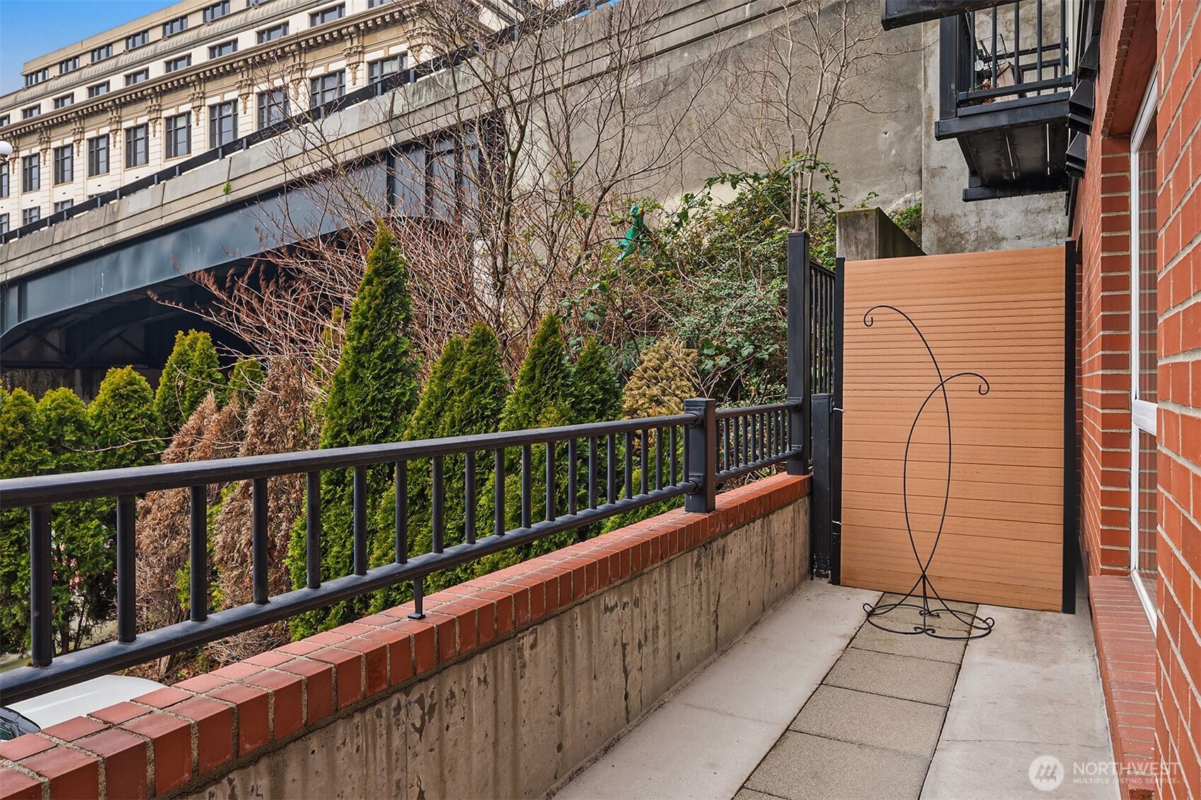 108 5th Avenue S Unit: 217