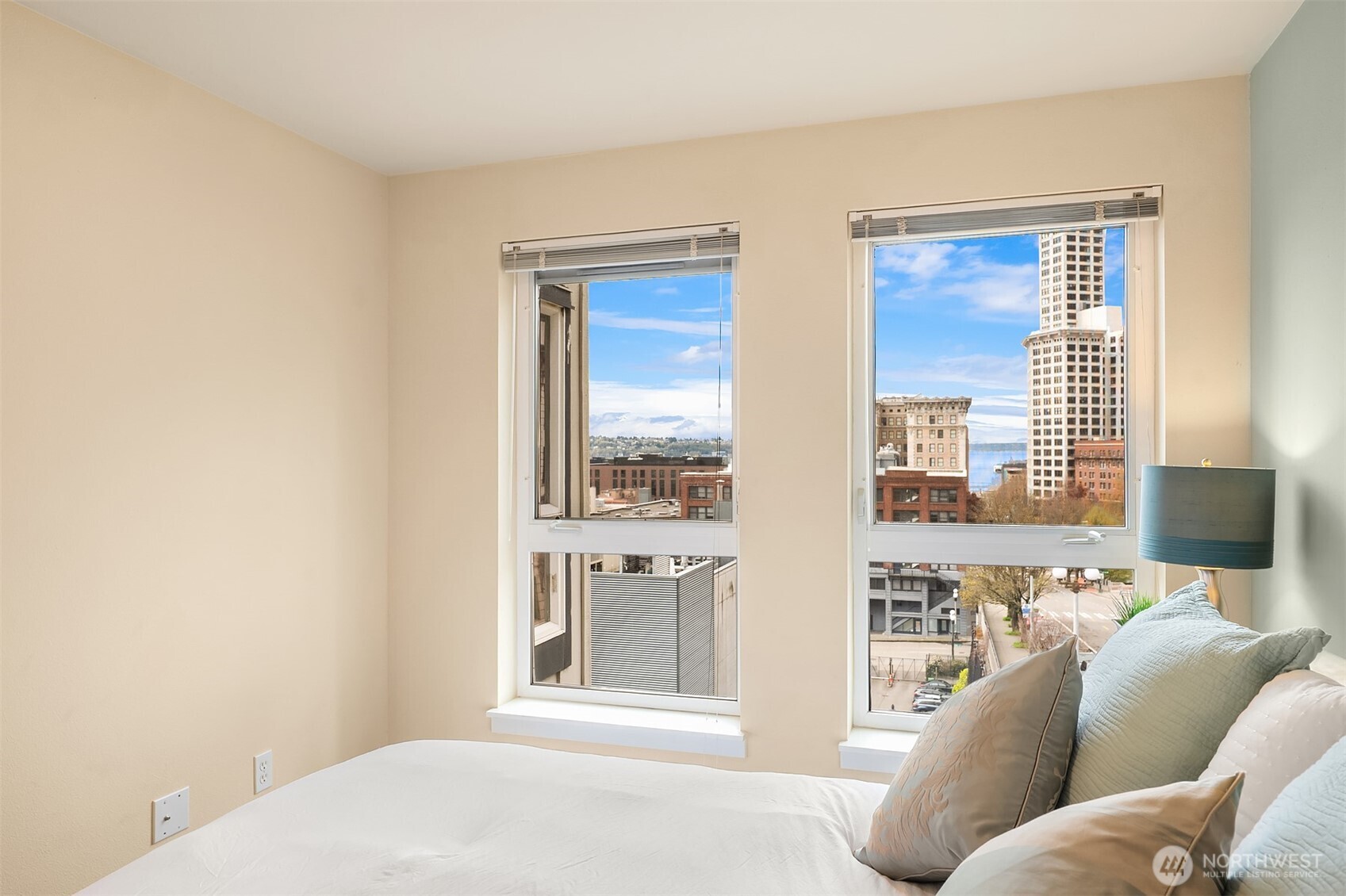 108 5th Avenue S Unit: 719