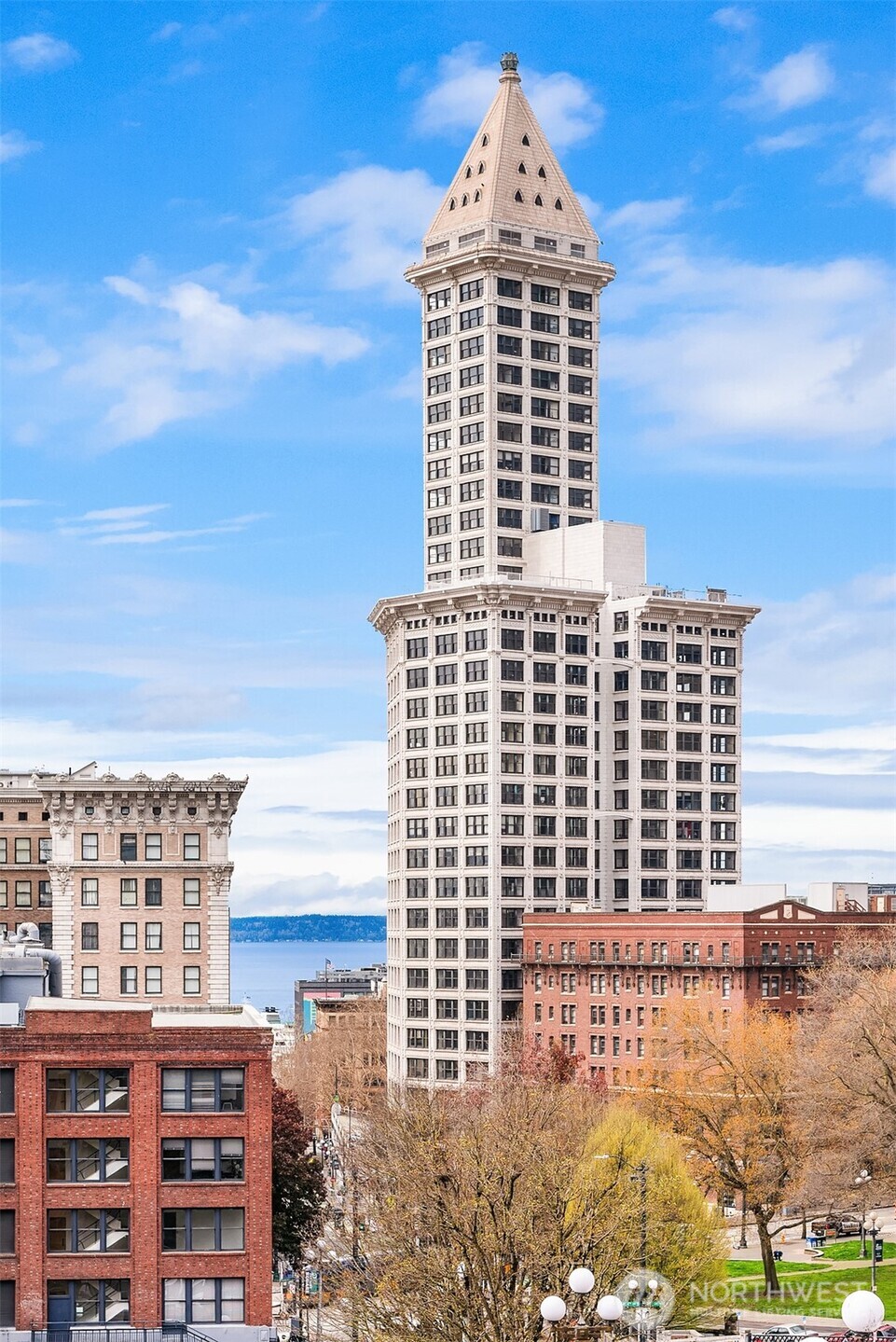 108 5th Avenue S Unit: 719