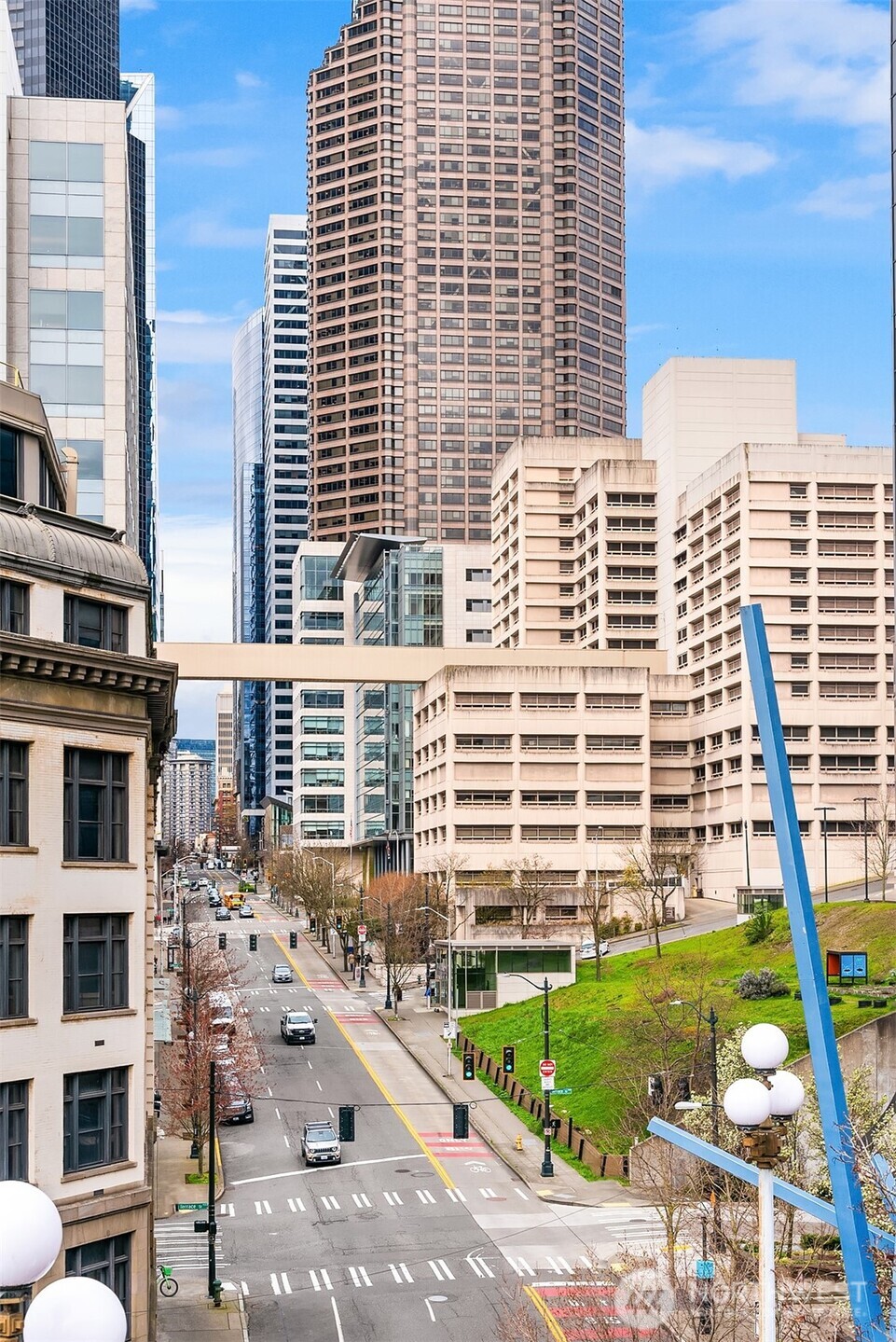 108 5th Avenue S Unit: 719