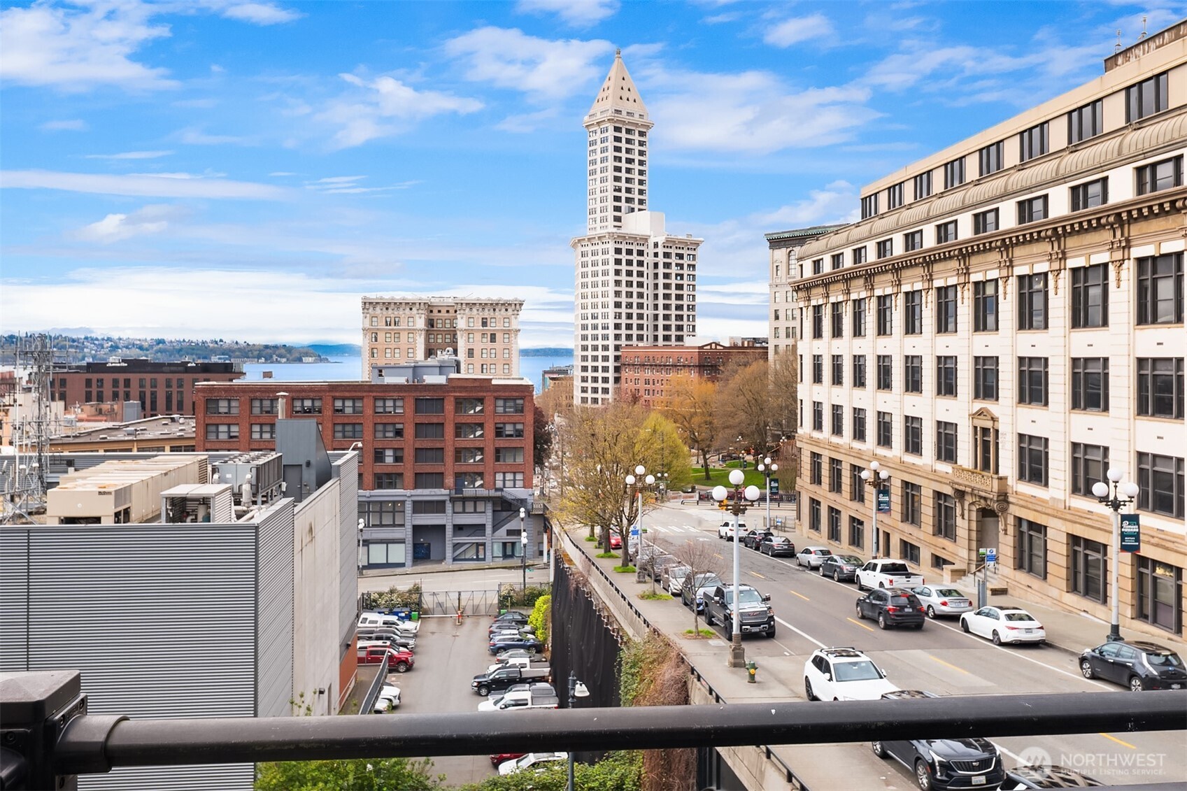 108 5th Avenue S Unit: 719