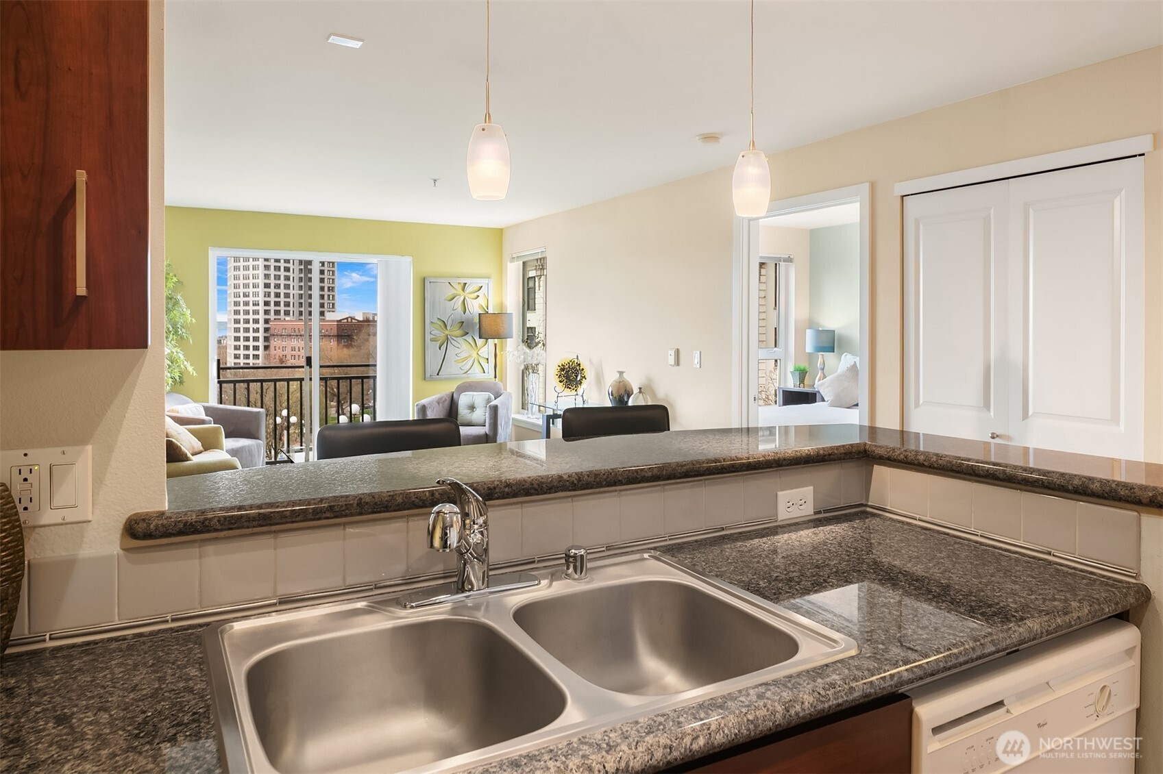 108 5th Avenue S Unit: 719
