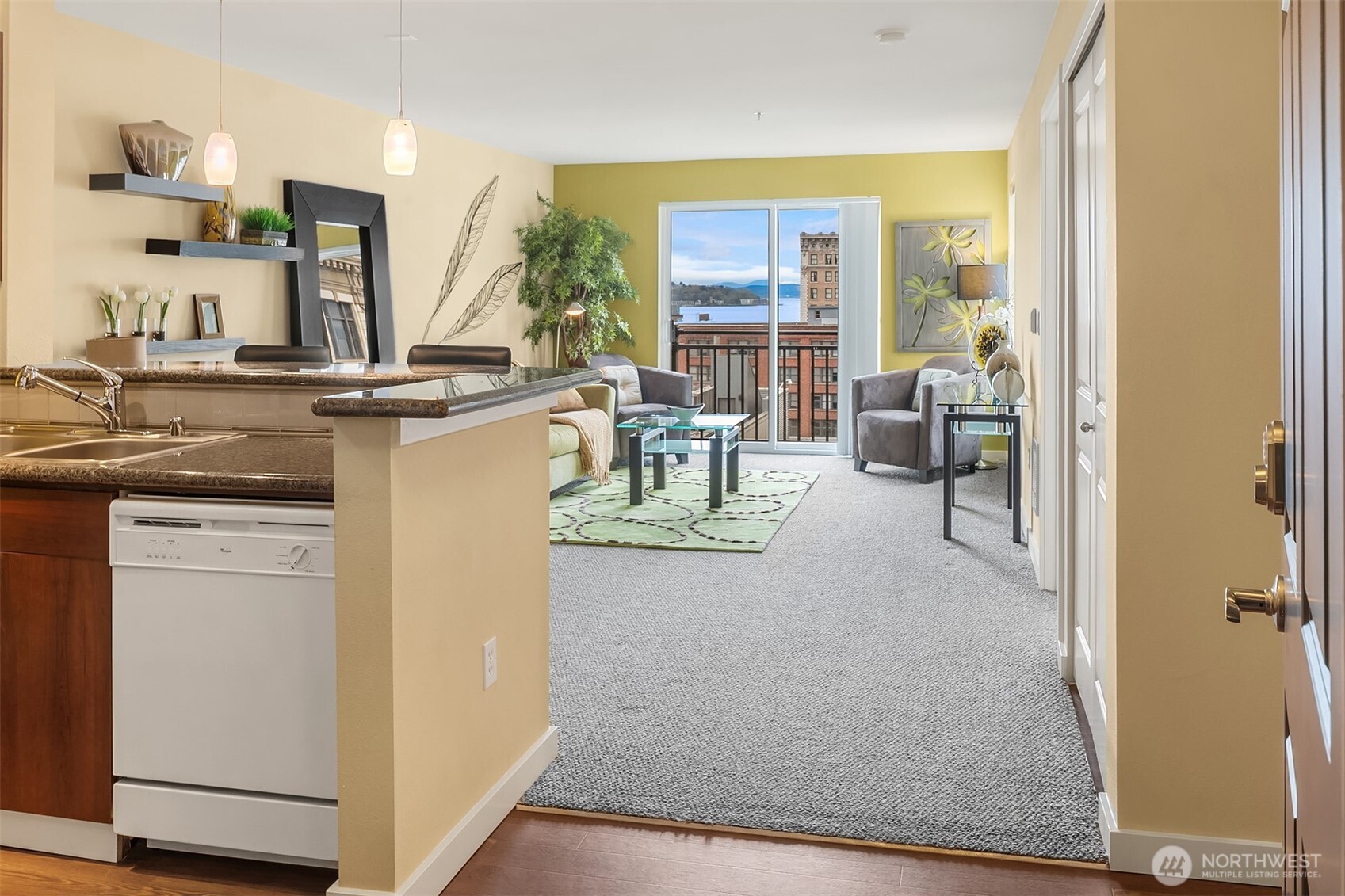 108 5th Avenue S Unit: 719