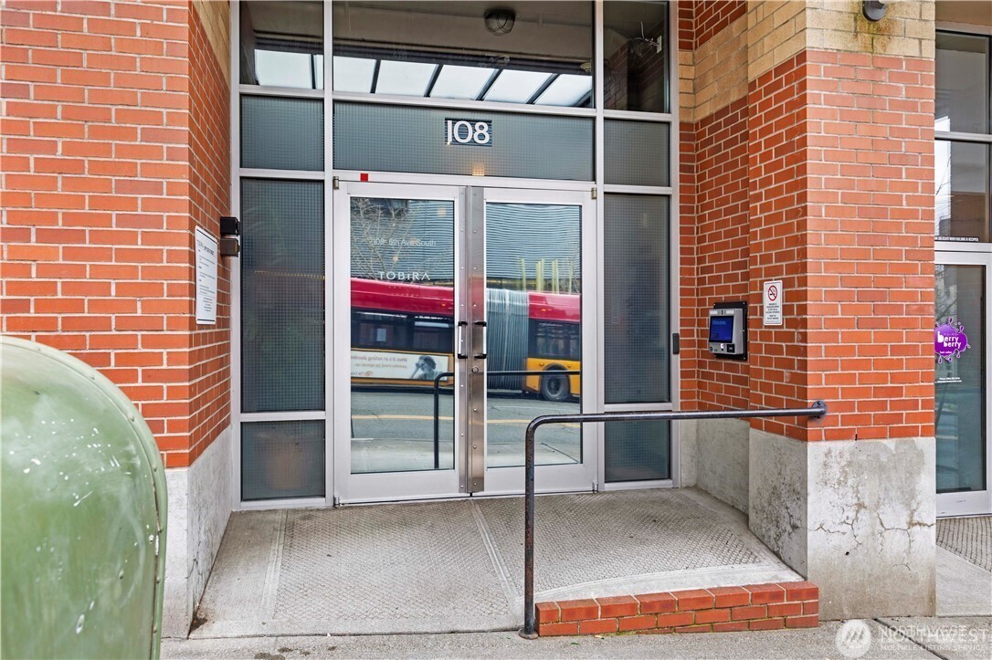 108 5th Avenue S Unit: 719