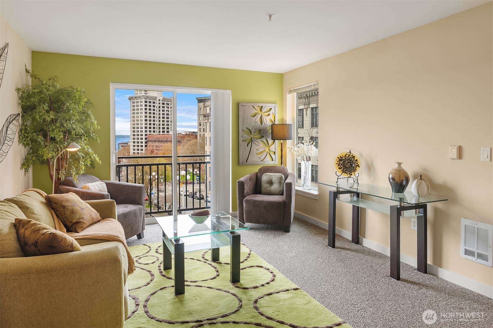 108 5th Avenue S Unit: 719