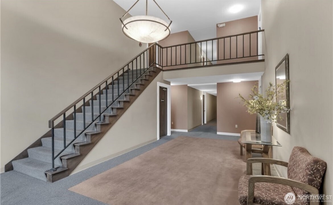 11108 NE 68th Street Unit: 429