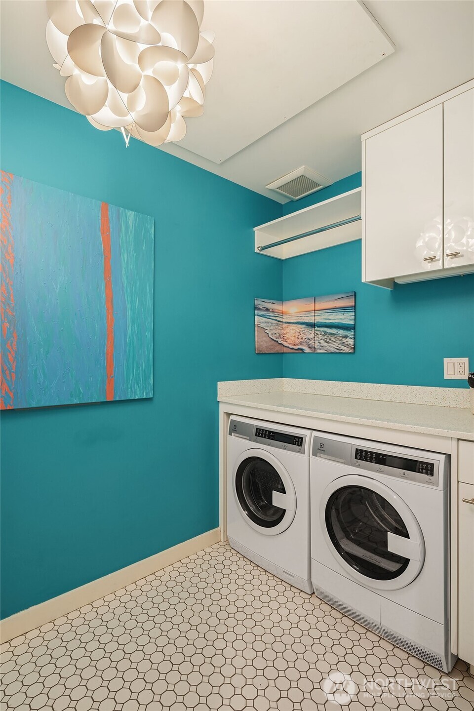 101 101st Avenue SE Unit: B102