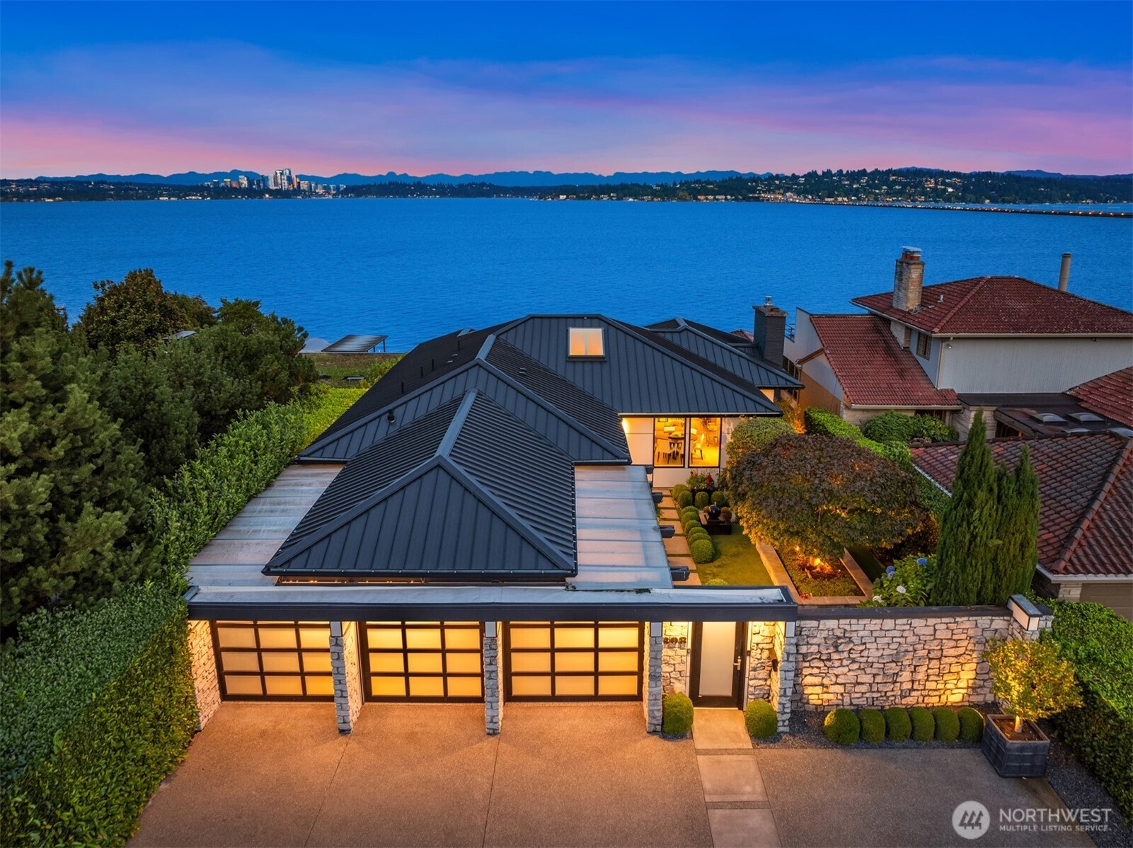 808 Lakeside Avenue S