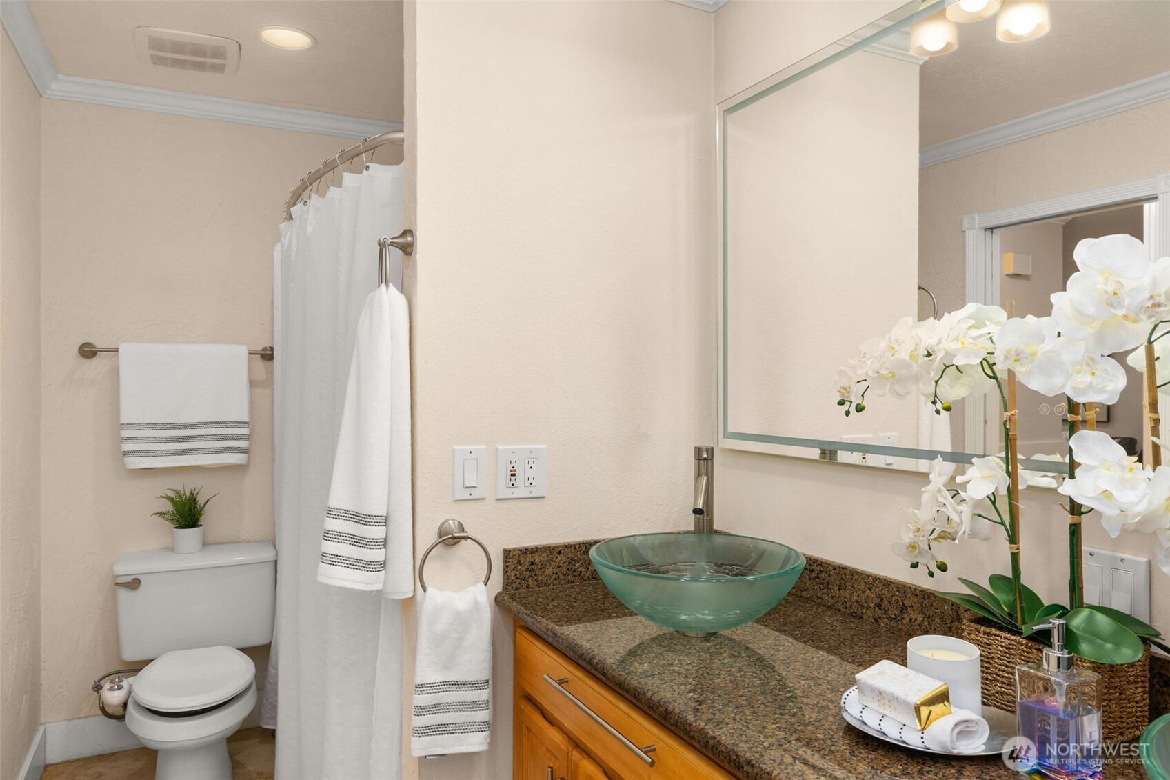 9920 NE 116th Street Unit: 204