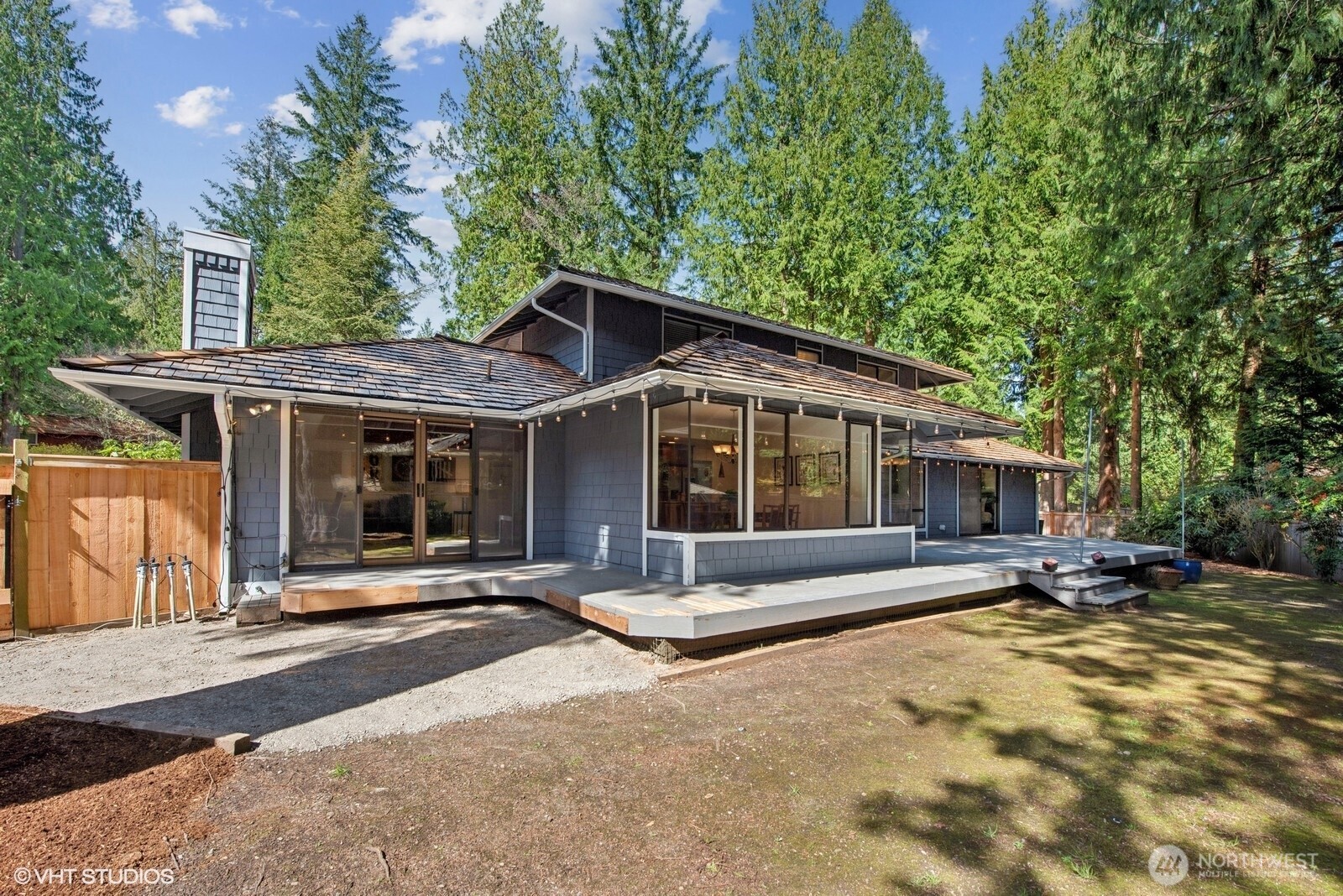 2210 Sahalee Drive E