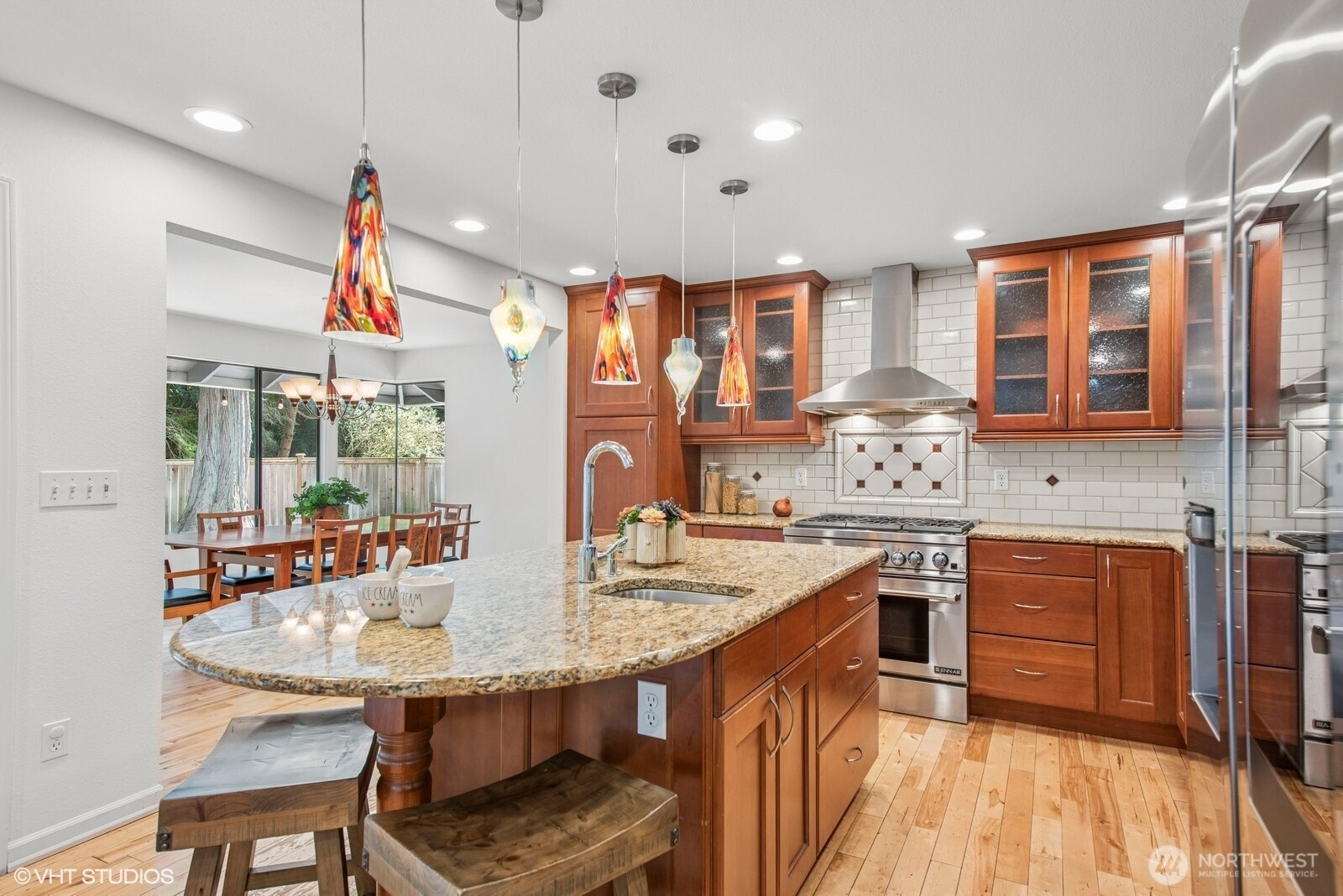 2210 Sahalee Drive E