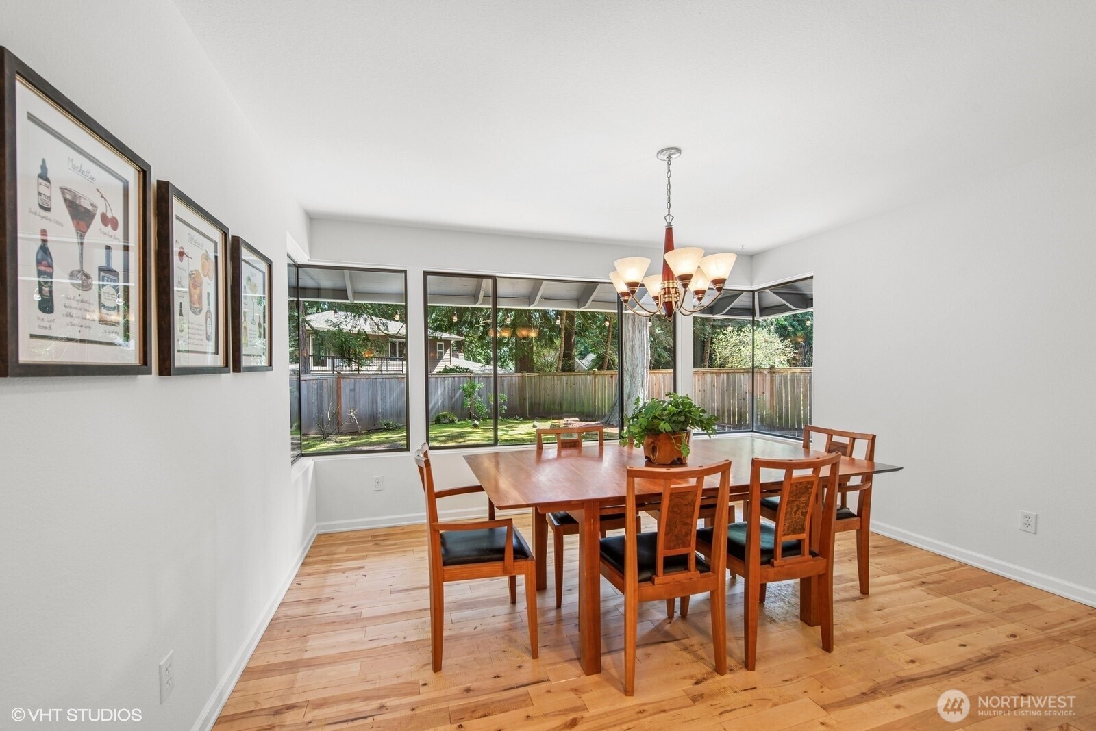 2210 Sahalee Drive E