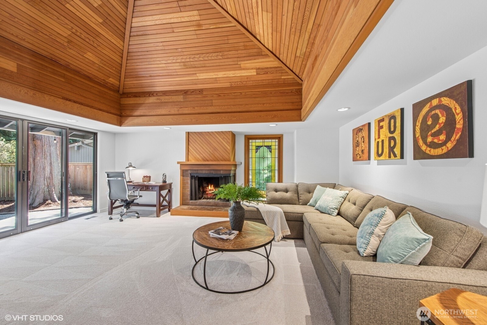 2210 Sahalee Drive E
